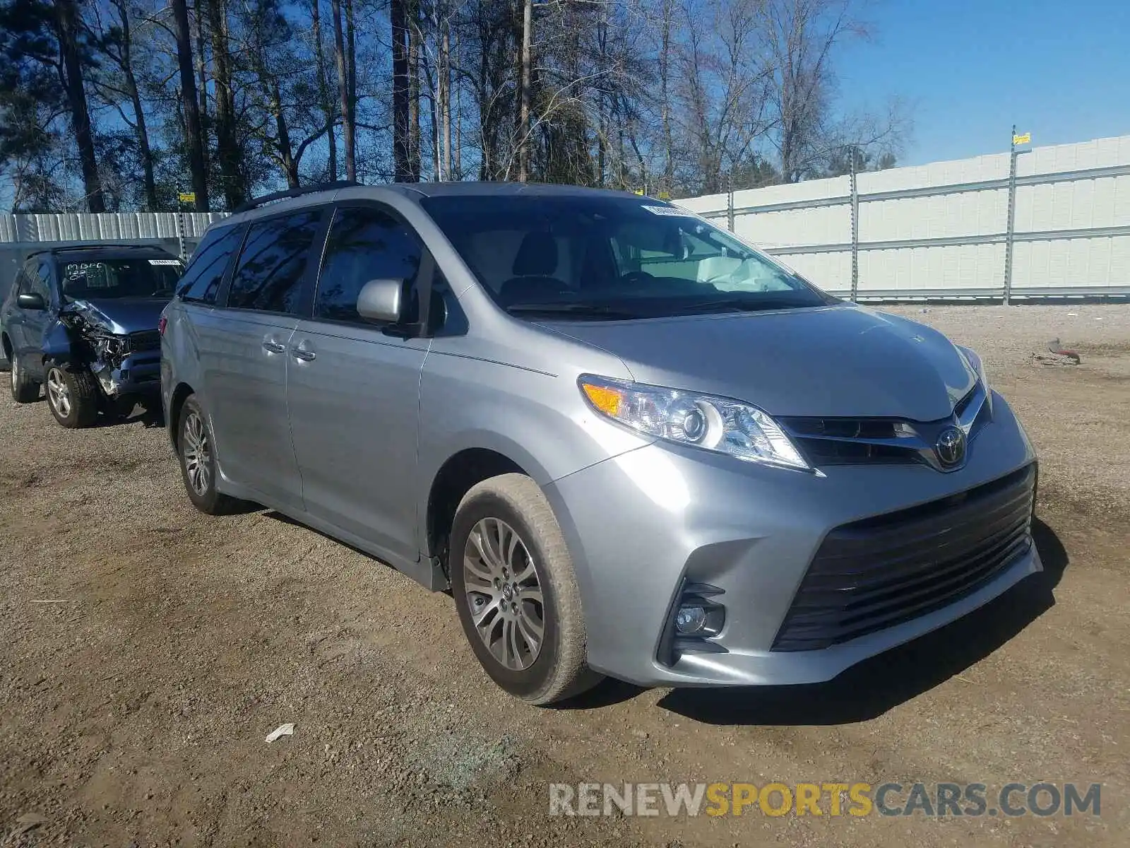 1 Photograph of a damaged car 5TDYZ3DC9KS996039 TOYOTA SIENNA 2019