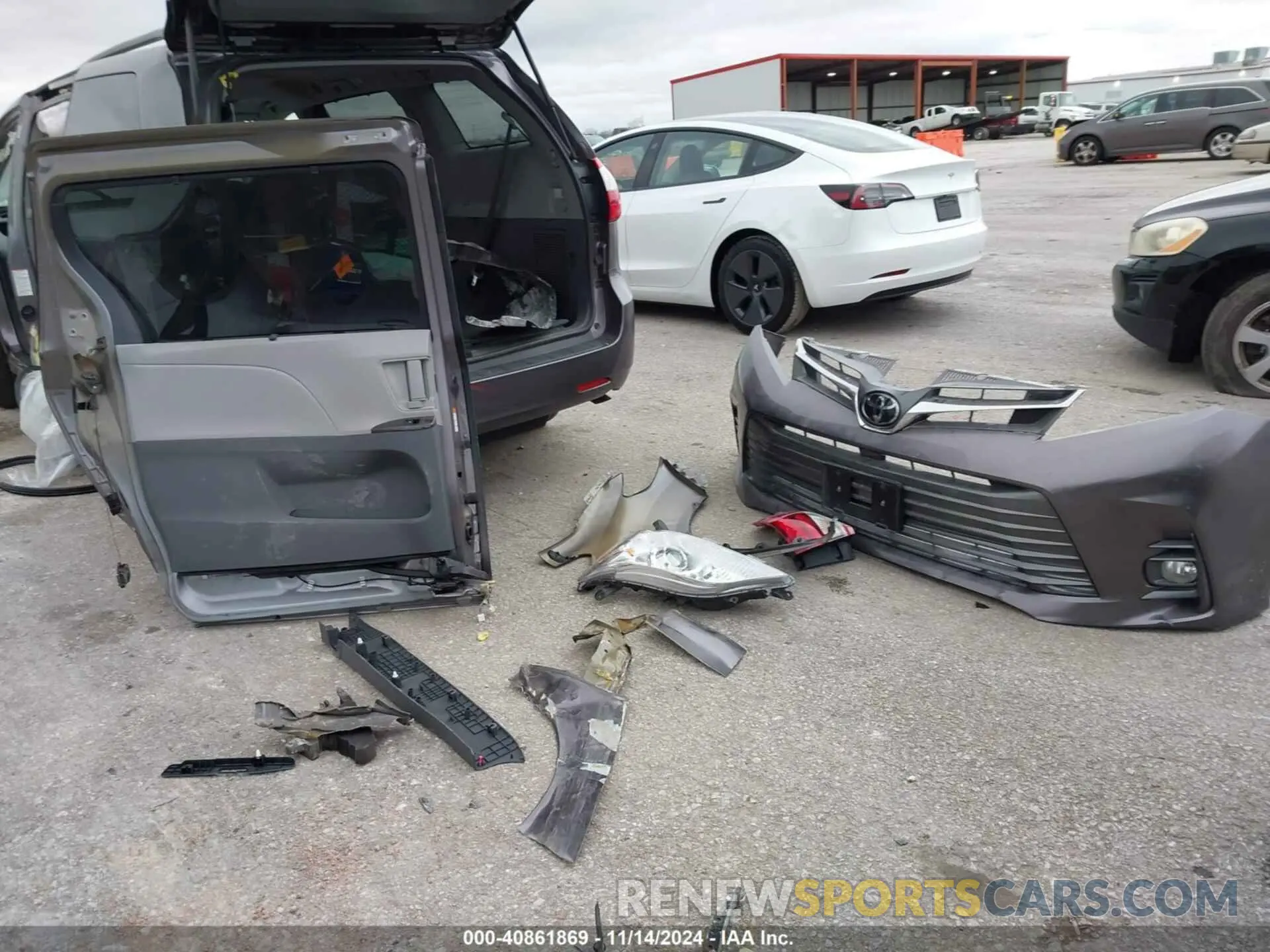 12 Photograph of a damaged car 5TDYZ3DCXKS008119 TOYOTA SIENNA 2019