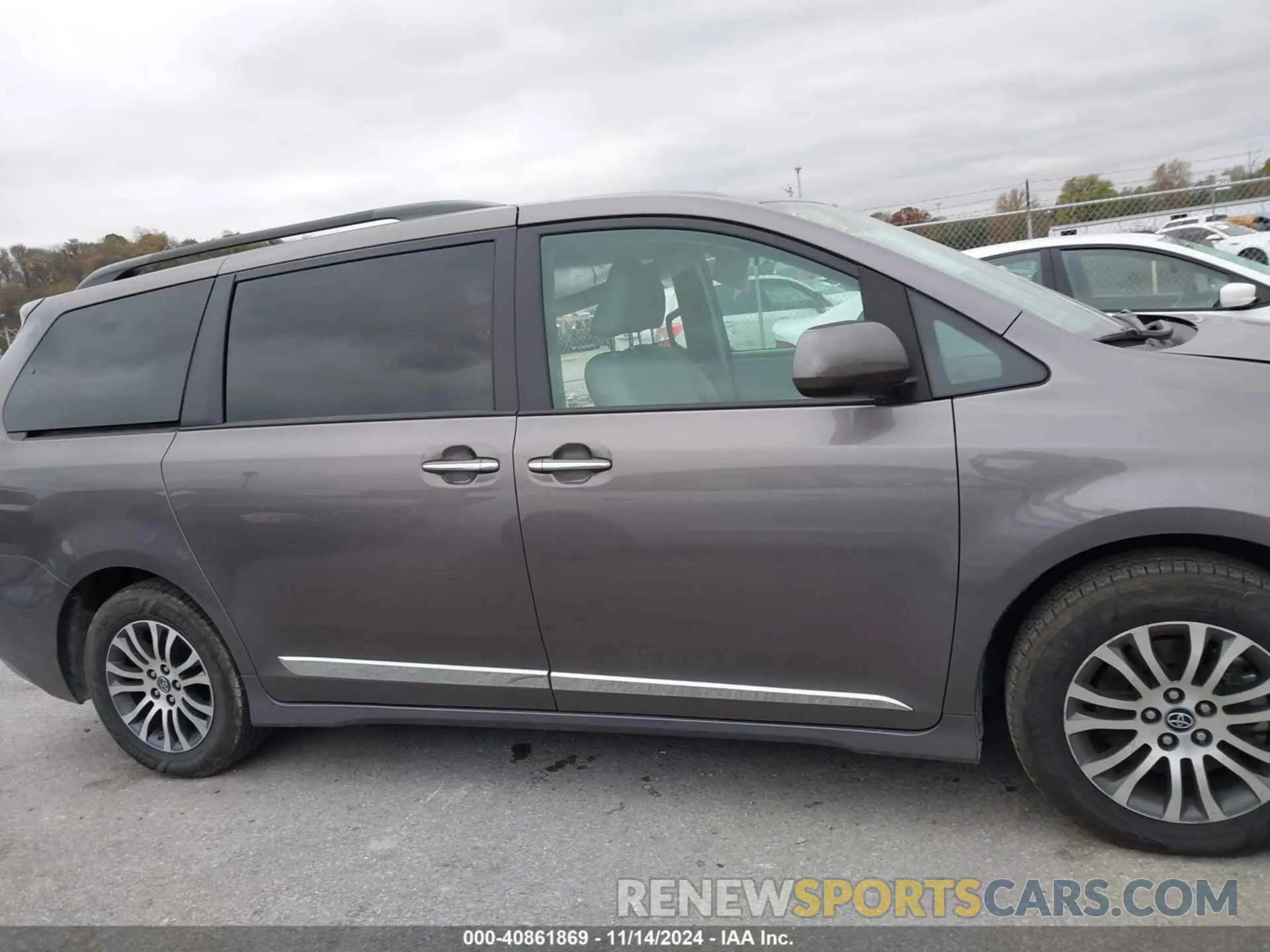 14 Photograph of a damaged car 5TDYZ3DCXKS008119 TOYOTA SIENNA 2019
