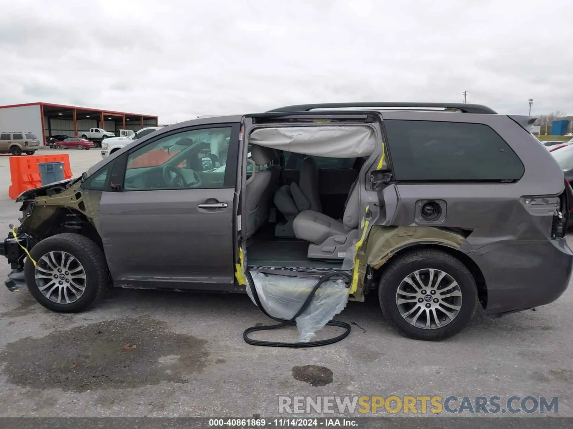 15 Photograph of a damaged car 5TDYZ3DCXKS008119 TOYOTA SIENNA 2019