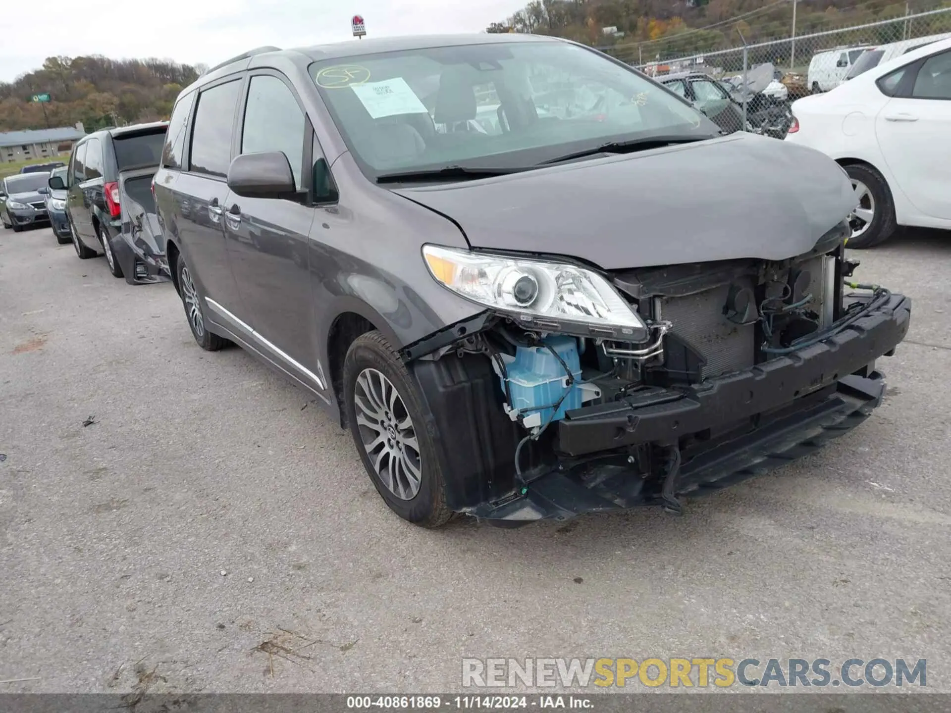 19 Photograph of a damaged car 5TDYZ3DCXKS008119 TOYOTA SIENNA 2019