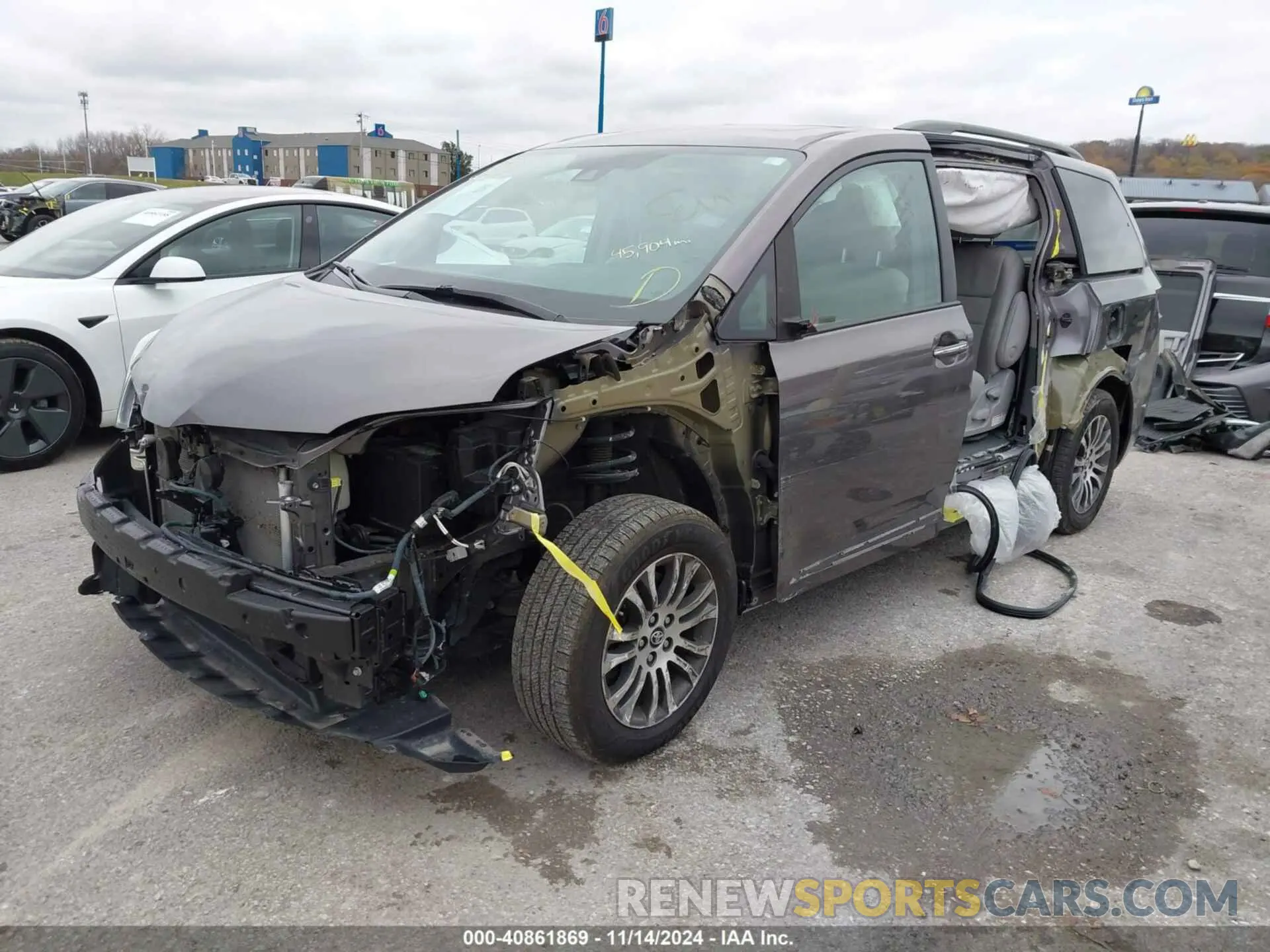 2 Photograph of a damaged car 5TDYZ3DCXKS008119 TOYOTA SIENNA 2019