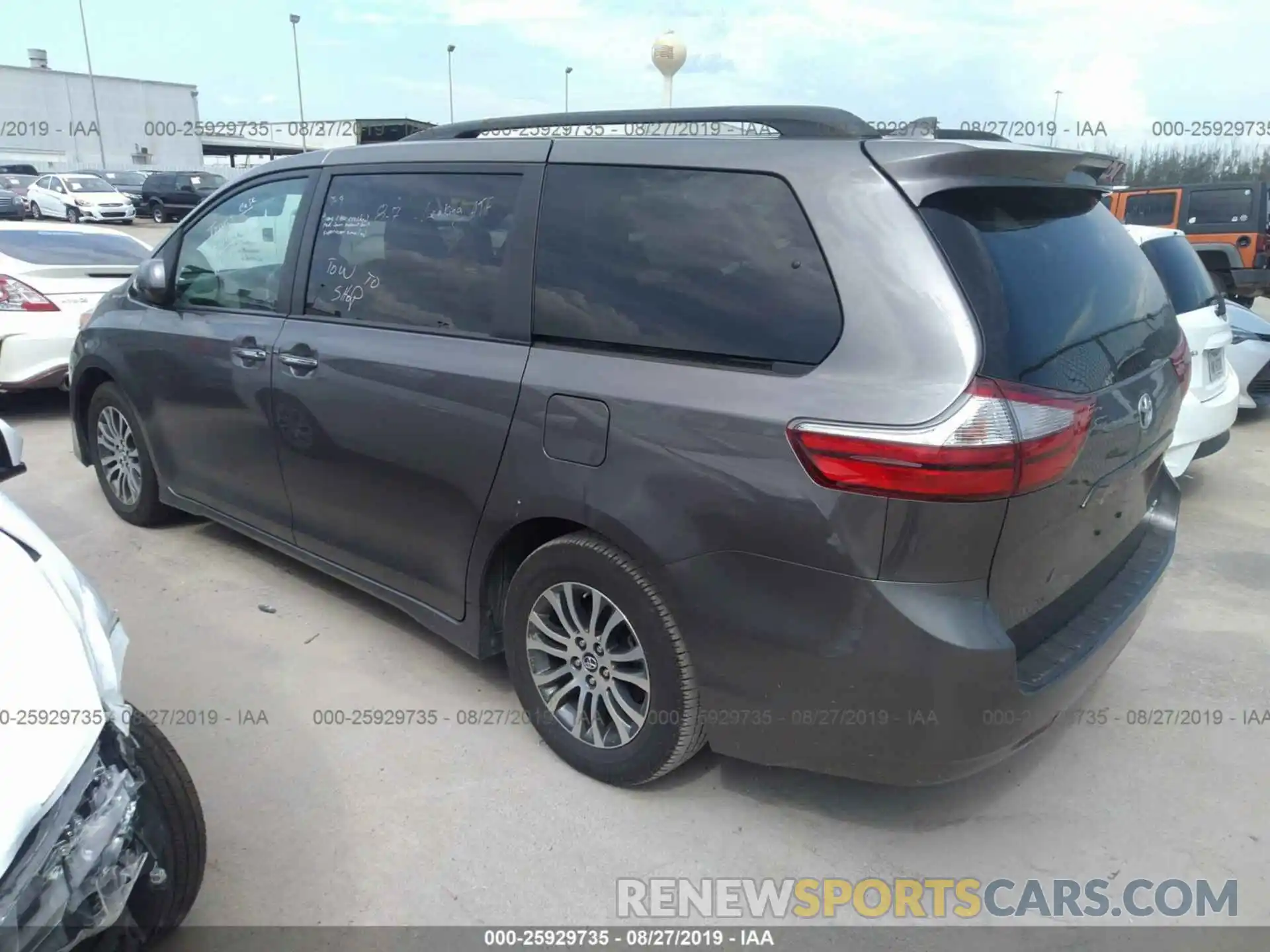 3 Photograph of a damaged car 5TDYZ3DCXKS013367 TOYOTA SIENNA 2019