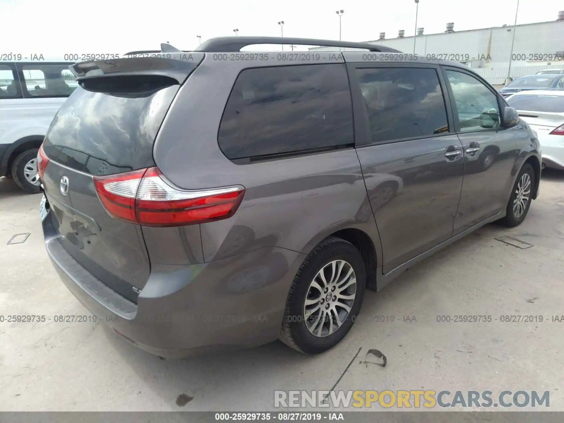 4 Photograph of a damaged car 5TDYZ3DCXKS013367 TOYOTA SIENNA 2019