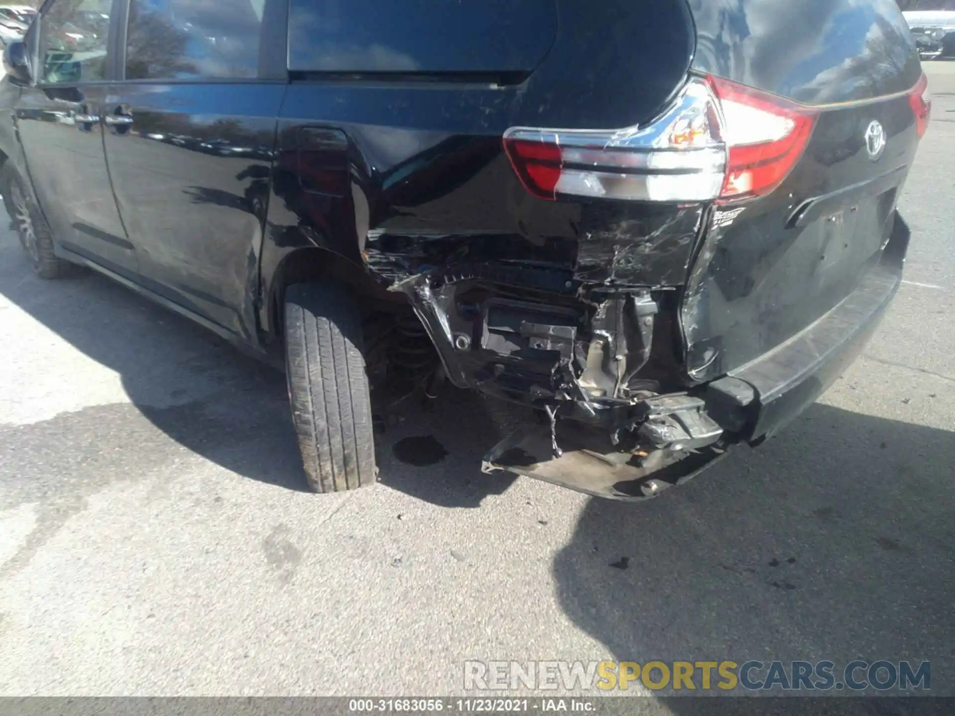 6 Photograph of a damaged car 5TDYZ3DCXKS020707 TOYOTA SIENNA 2019