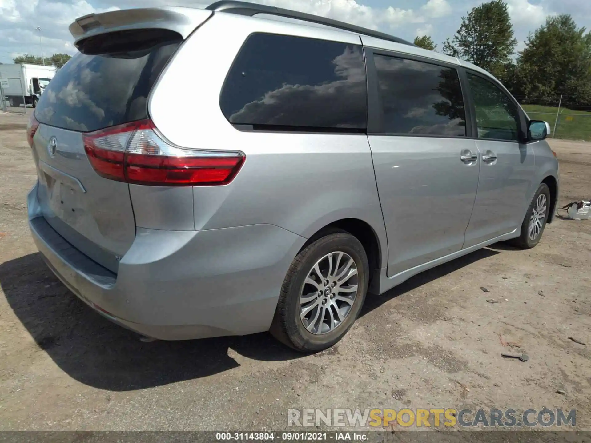 4 Photograph of a damaged car 5TDYZ3DCXKS967603 TOYOTA SIENNA 2019