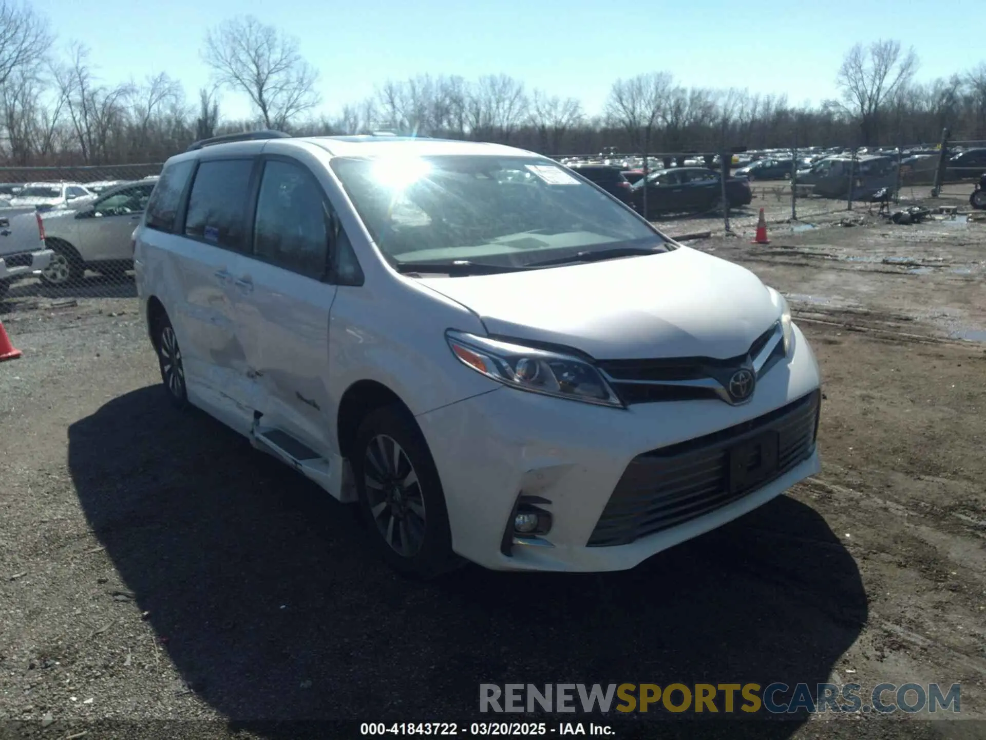 1 Photograph of a damaged car 5TDYZ3DCXKS980027 TOYOTA SIENNA 2019