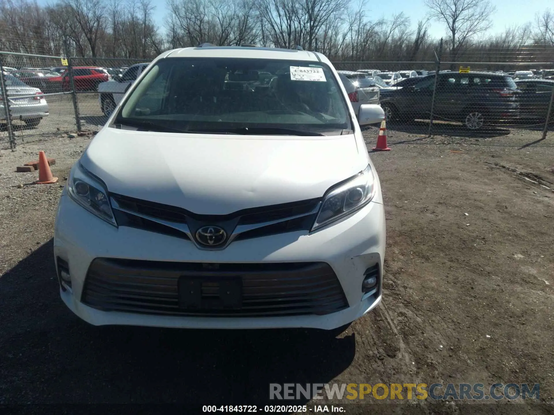 12 Photograph of a damaged car 5TDYZ3DCXKS980027 TOYOTA SIENNA 2019