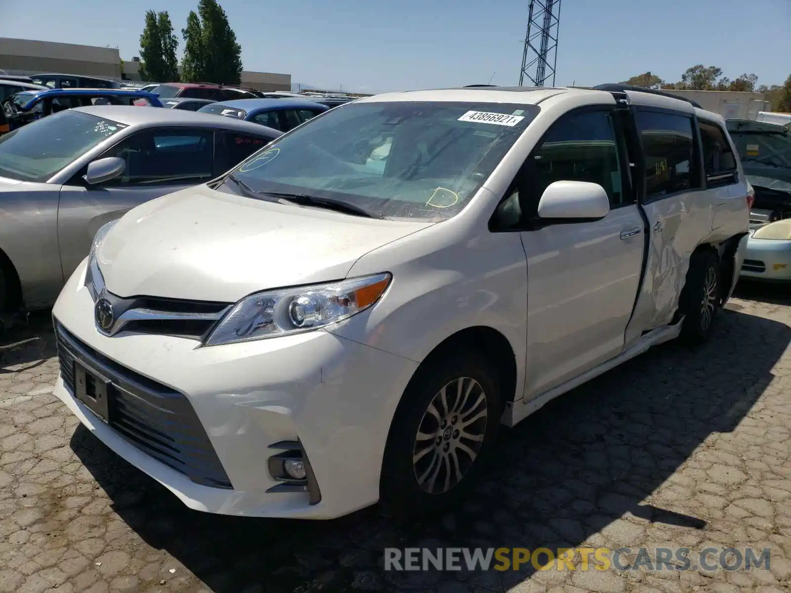 2 Photograph of a damaged car 5TDYZ3DCXKS981758 TOYOTA SIENNA 2019