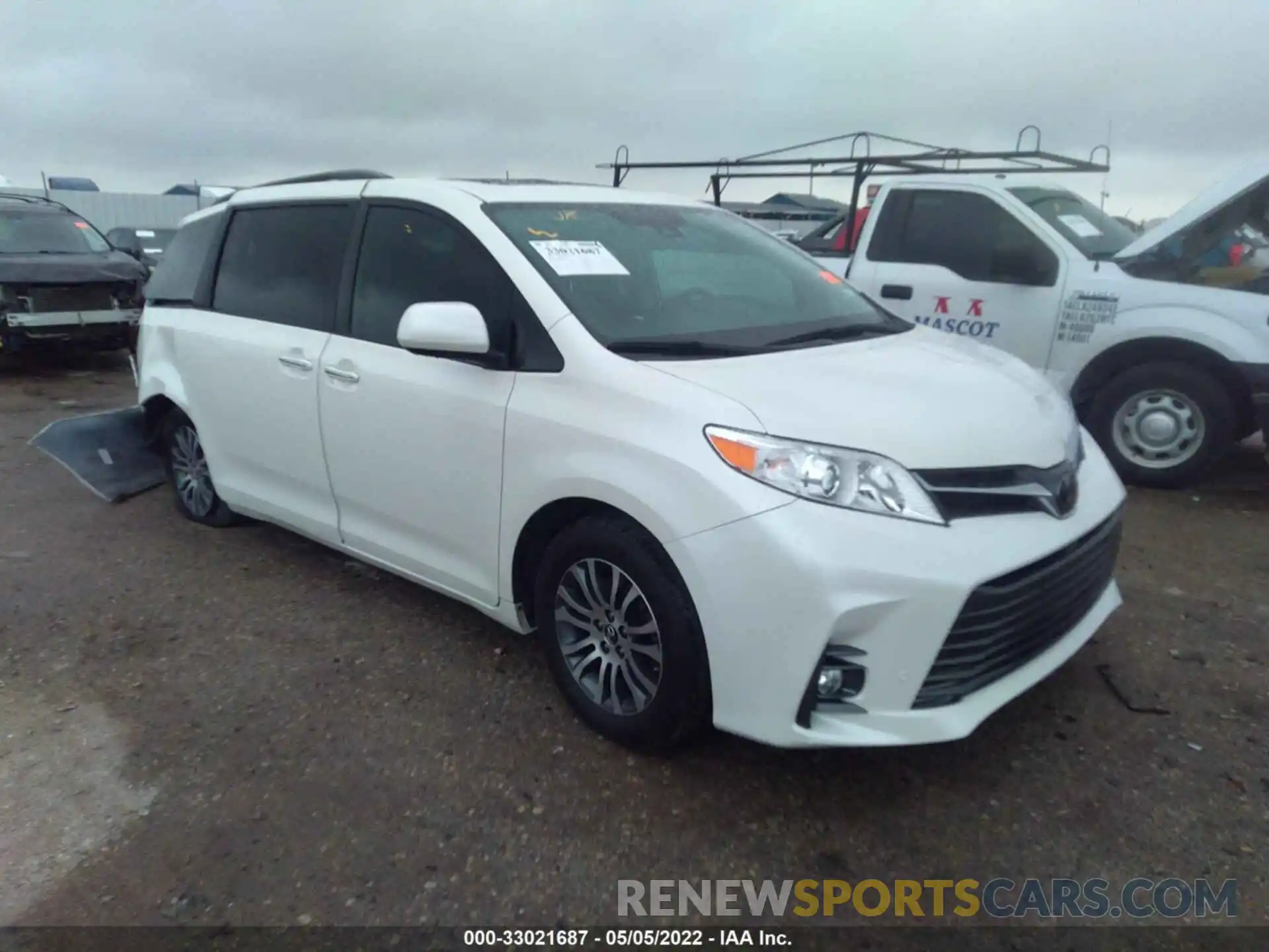 1 Photograph of a damaged car 5TDYZ3DCXKS981775 TOYOTA SIENNA 2019