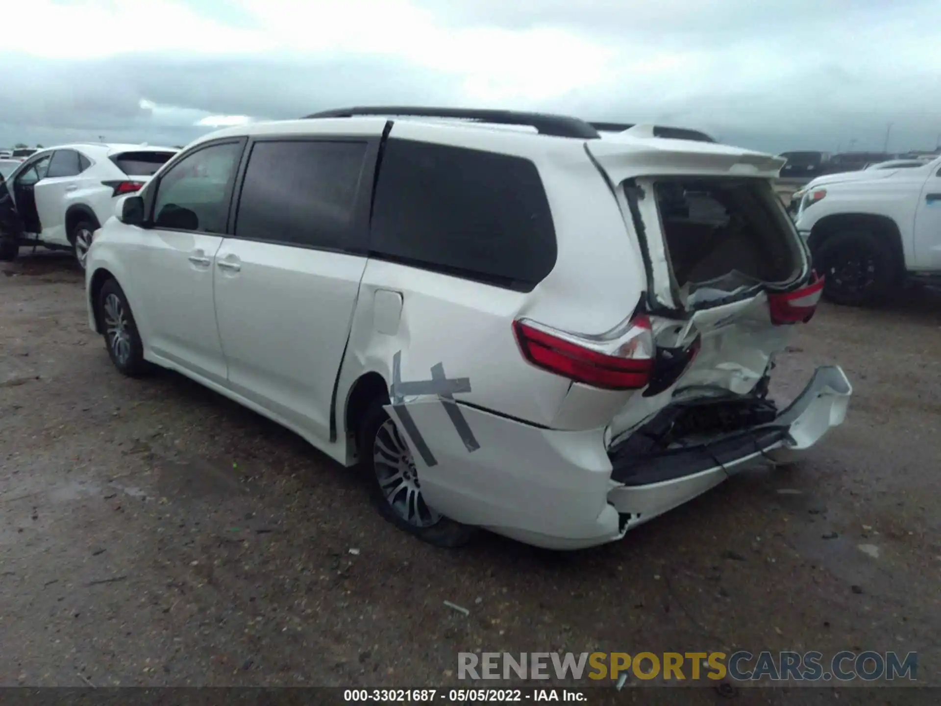 3 Photograph of a damaged car 5TDYZ3DCXKS981775 TOYOTA SIENNA 2019