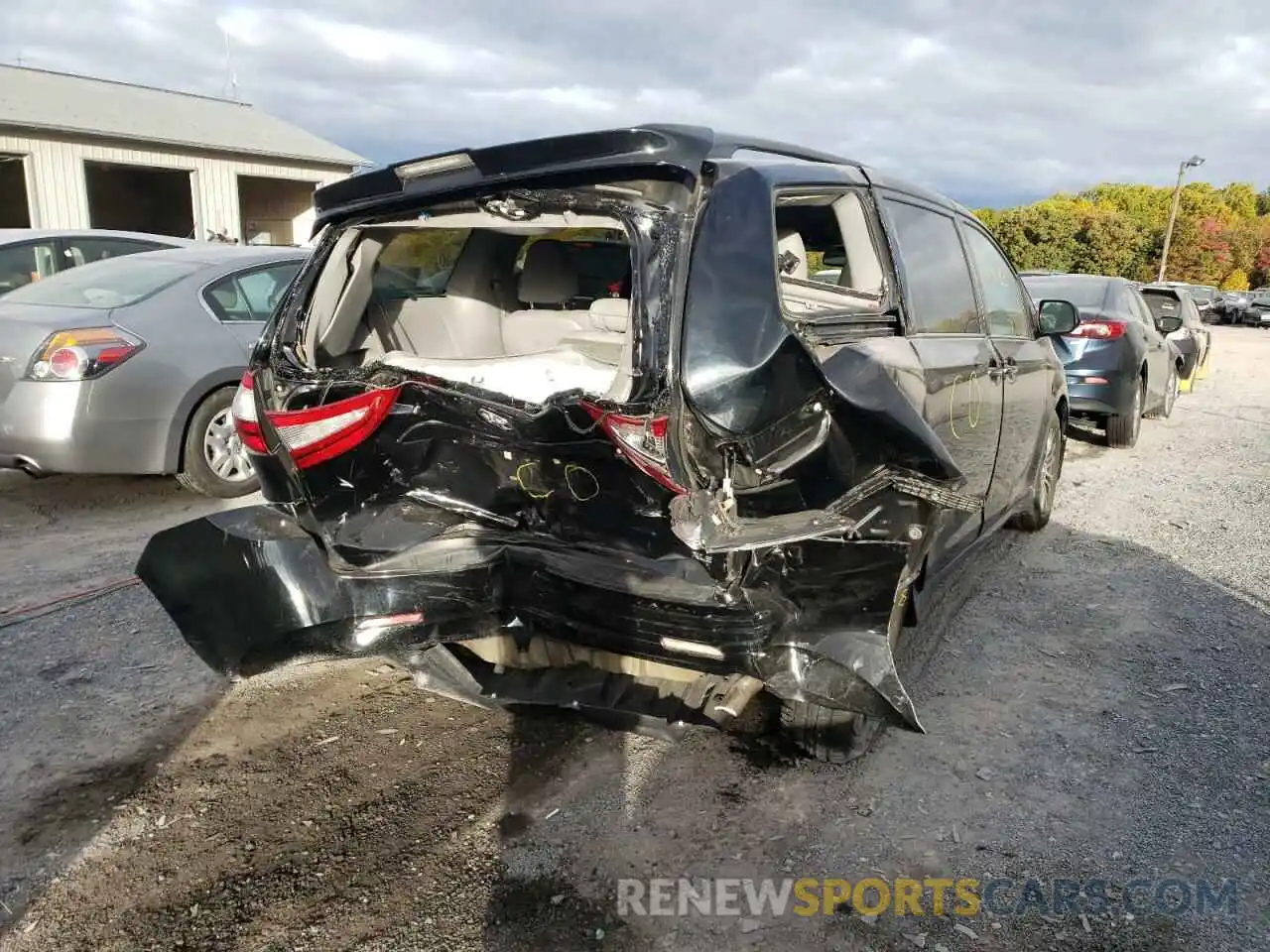 9 Photograph of a damaged car 5TDYZ3DCXKS986779 TOYOTA SIENNA 2019