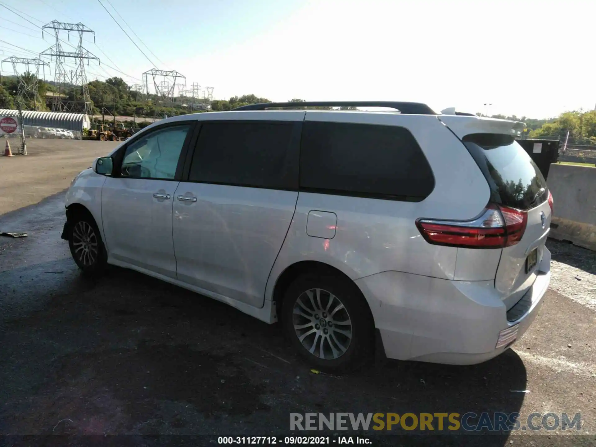 3 Photograph of a damaged car 5TDYZ3DCXKS996941 TOYOTA SIENNA 2019