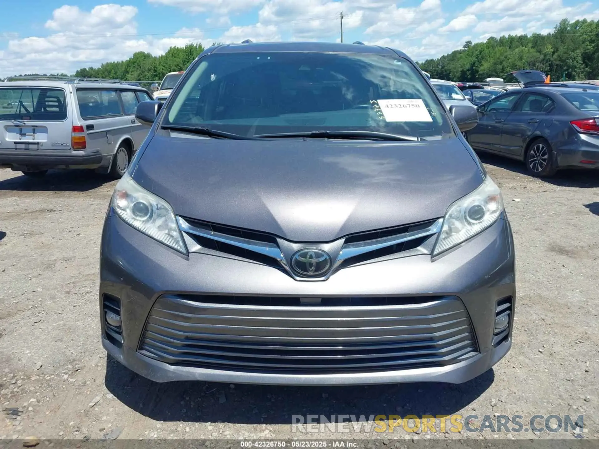 13 Photograph of a damaged car 5TDYZ3DCXKS996955 TOYOTA SIENNA 2019