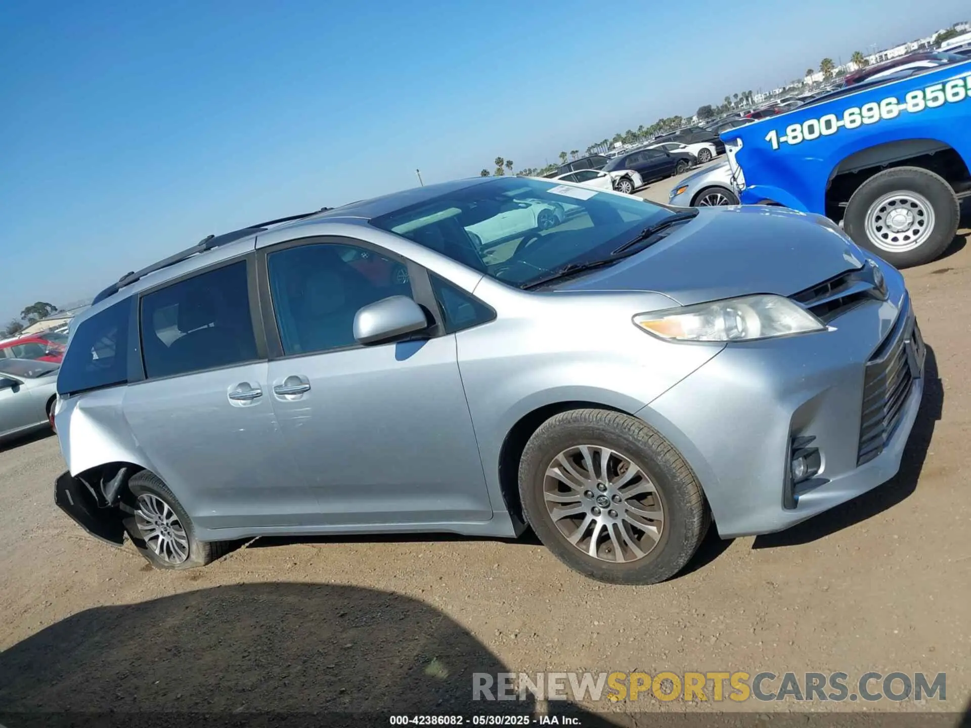 13 Photograph of a damaged car 5TDYZ3DCXKS998690 TOYOTA SIENNA 2019