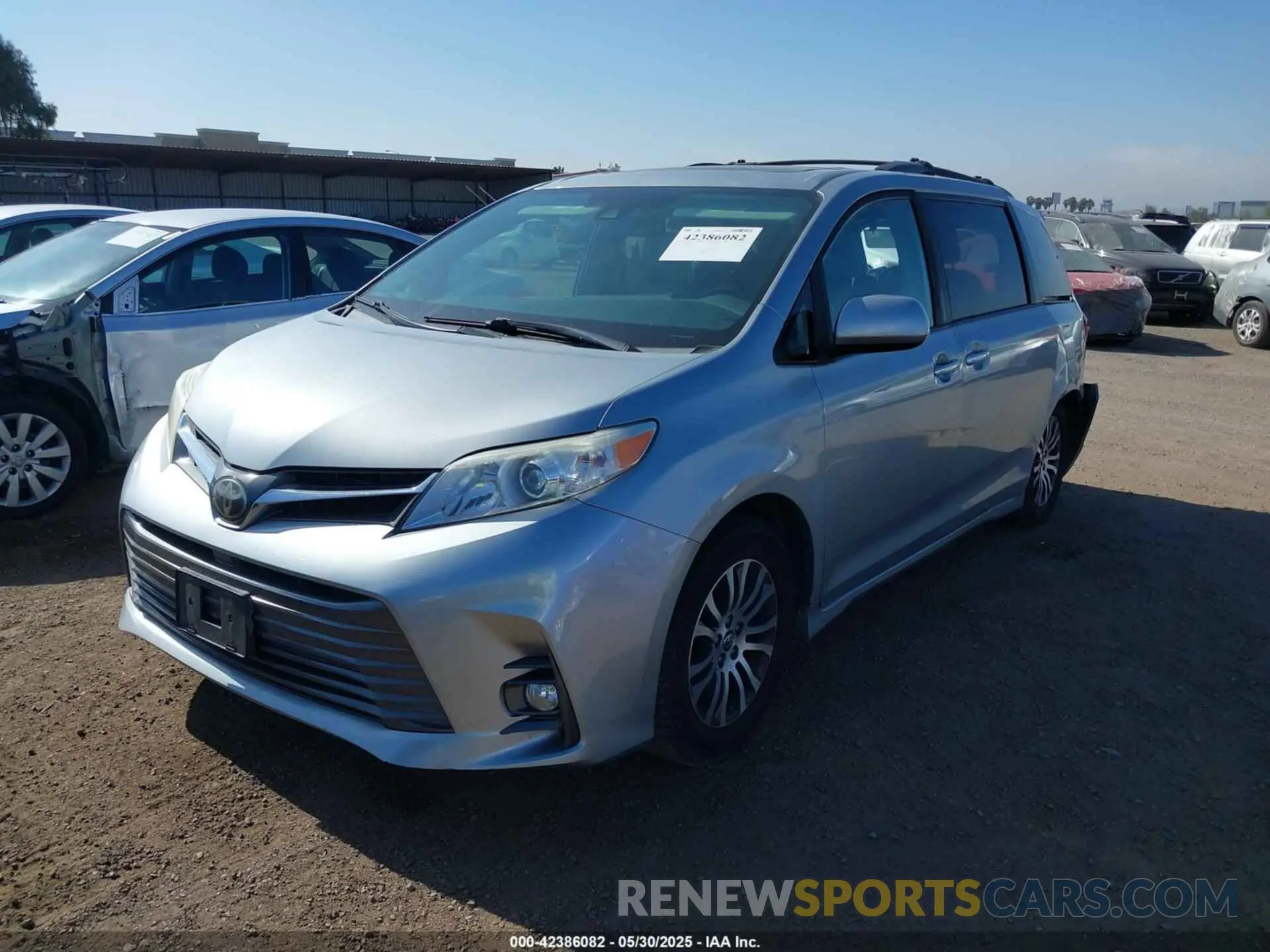 2 Photograph of a damaged car 5TDYZ3DCXKS998690 TOYOTA SIENNA 2019