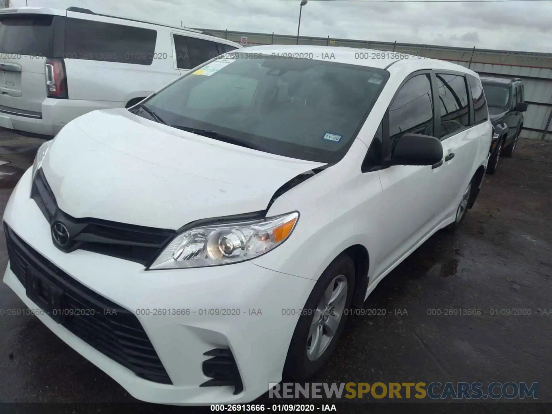 2 Photograph of a damaged car 5TDZZ3DC1KS984178 TOYOTA SIENNA 2019