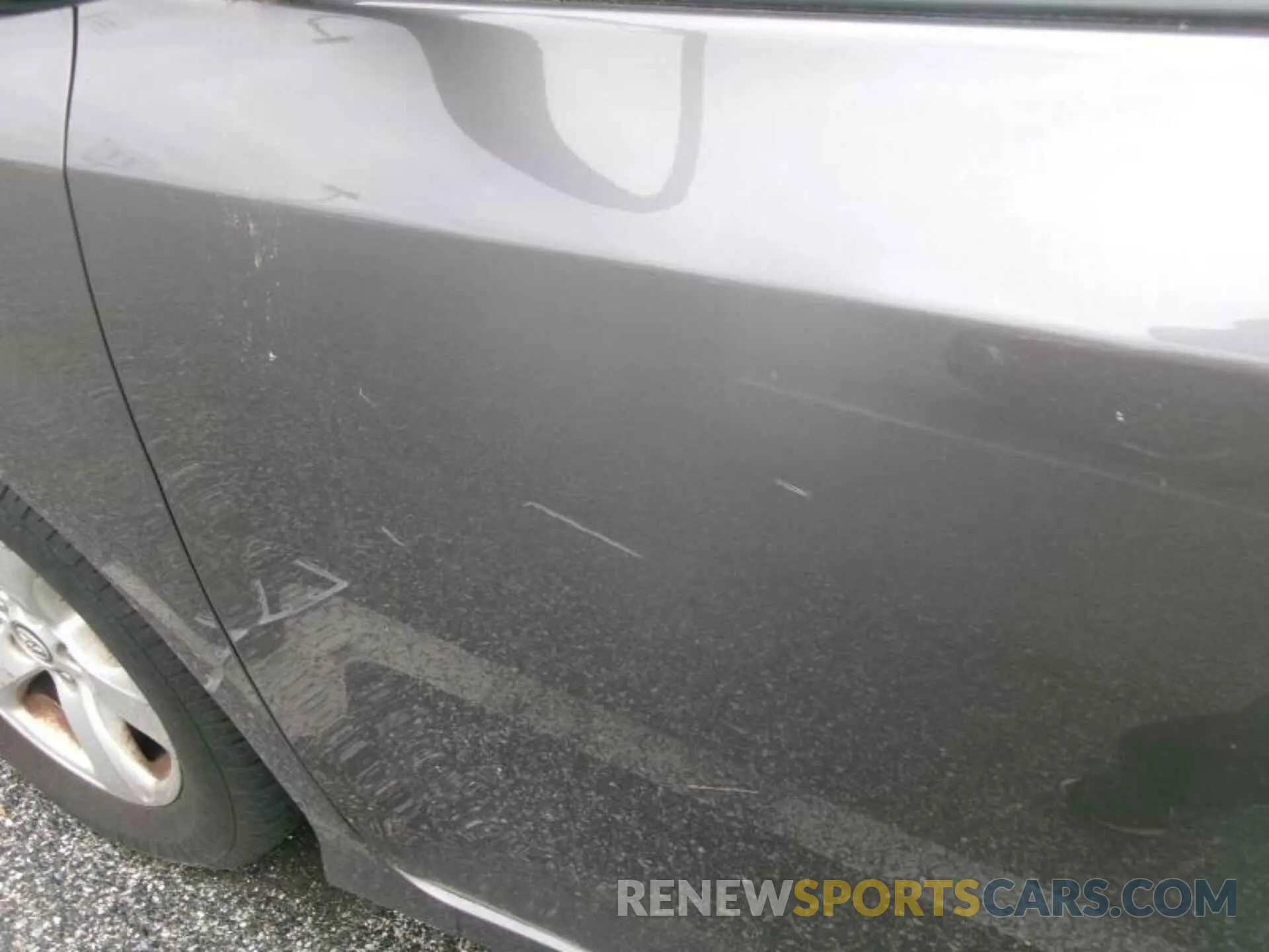 11 Photograph of a damaged car 5TDZZ3DC2KS002996 TOYOTA SIENNA 2019