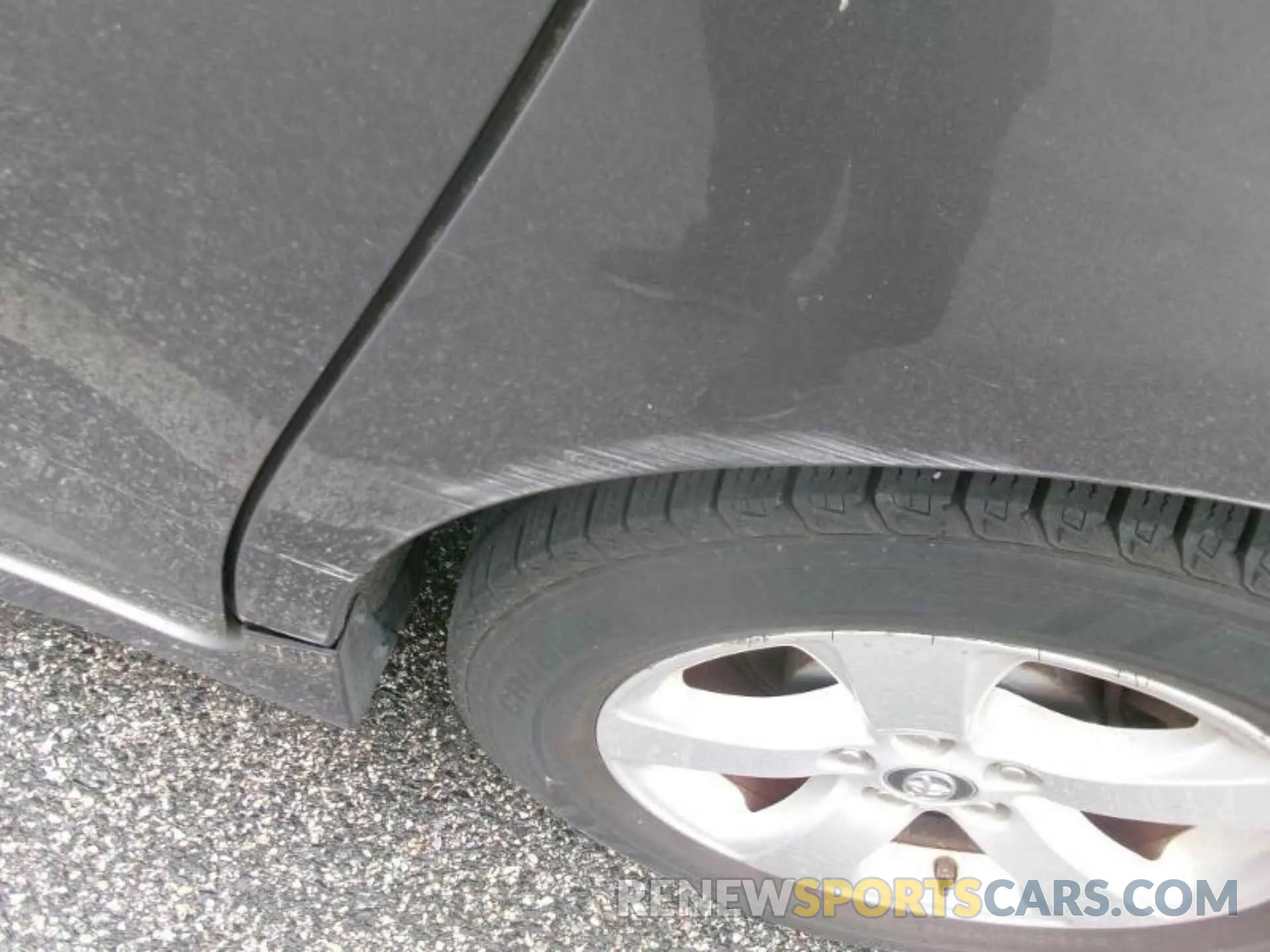 5 Photograph of a damaged car 5TDZZ3DC2KS002996 TOYOTA SIENNA 2019