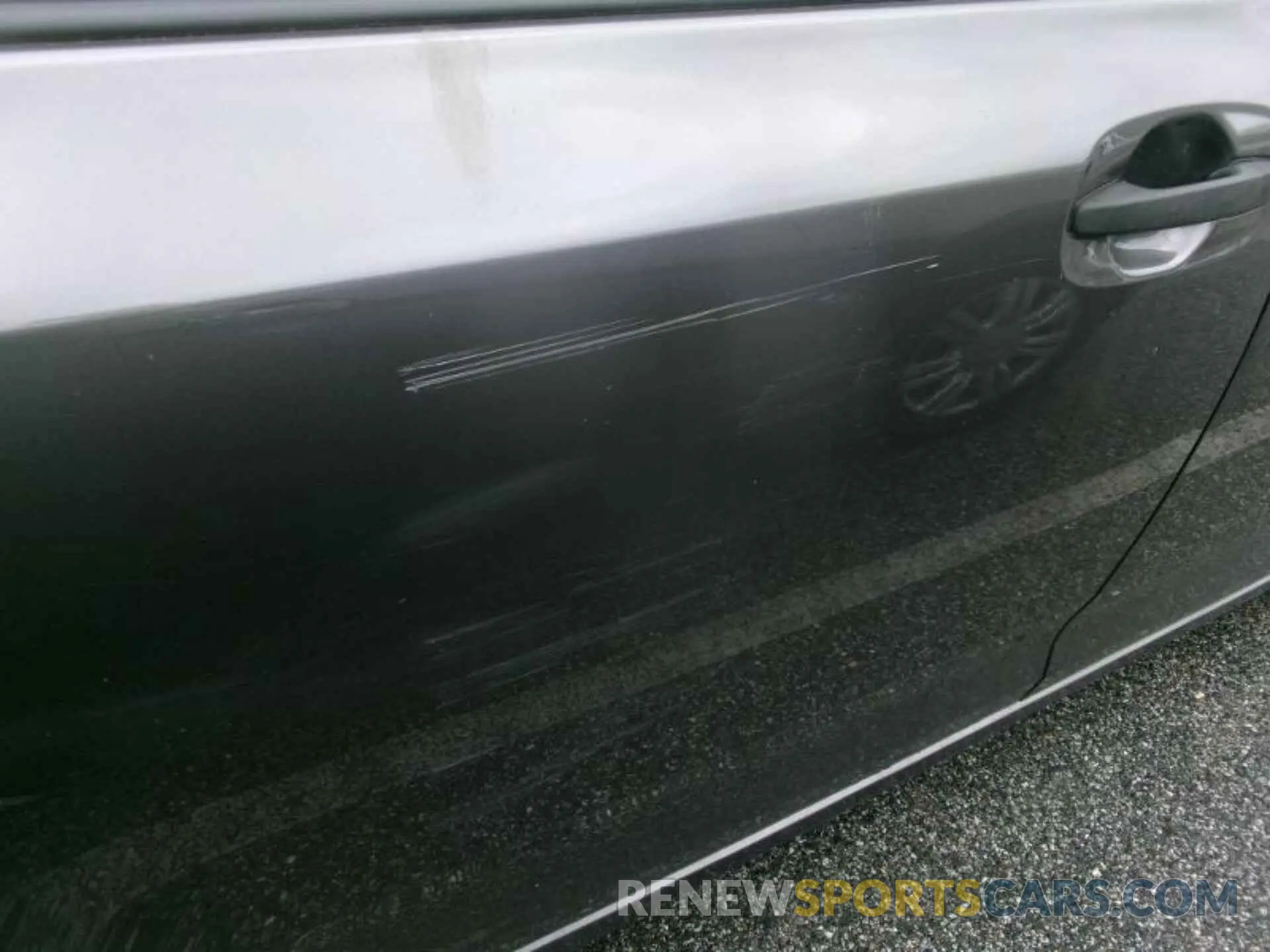 8 Photograph of a damaged car 5TDZZ3DC2KS002996 TOYOTA SIENNA 2019