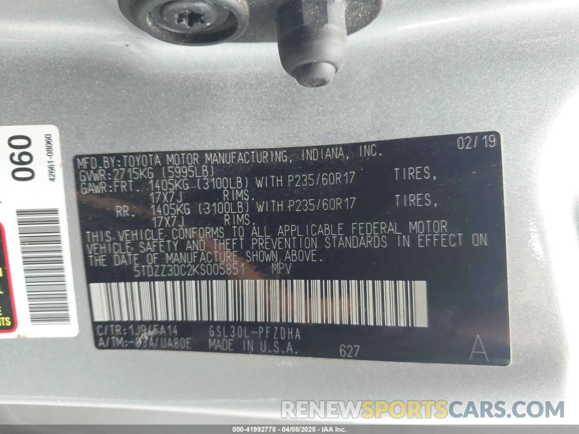 9 Photograph of a damaged car 5TDZZ3DC2KS005851 TOYOTA SIENNA 2019
