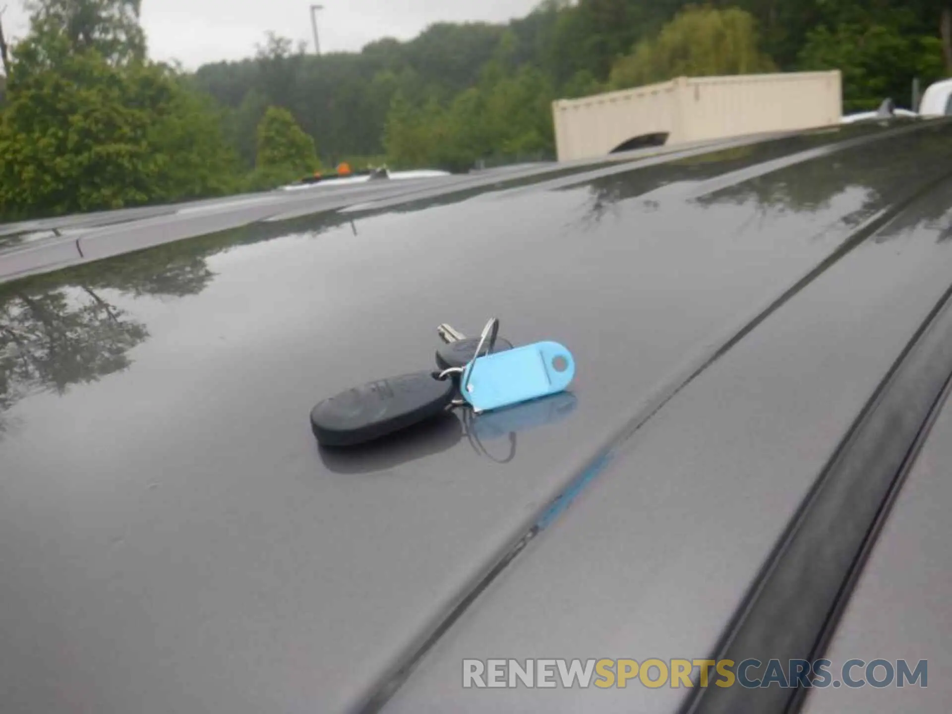 10 Photograph of a damaged car 5TDZZ3DC2KS008944 TOYOTA SIENNA 2019