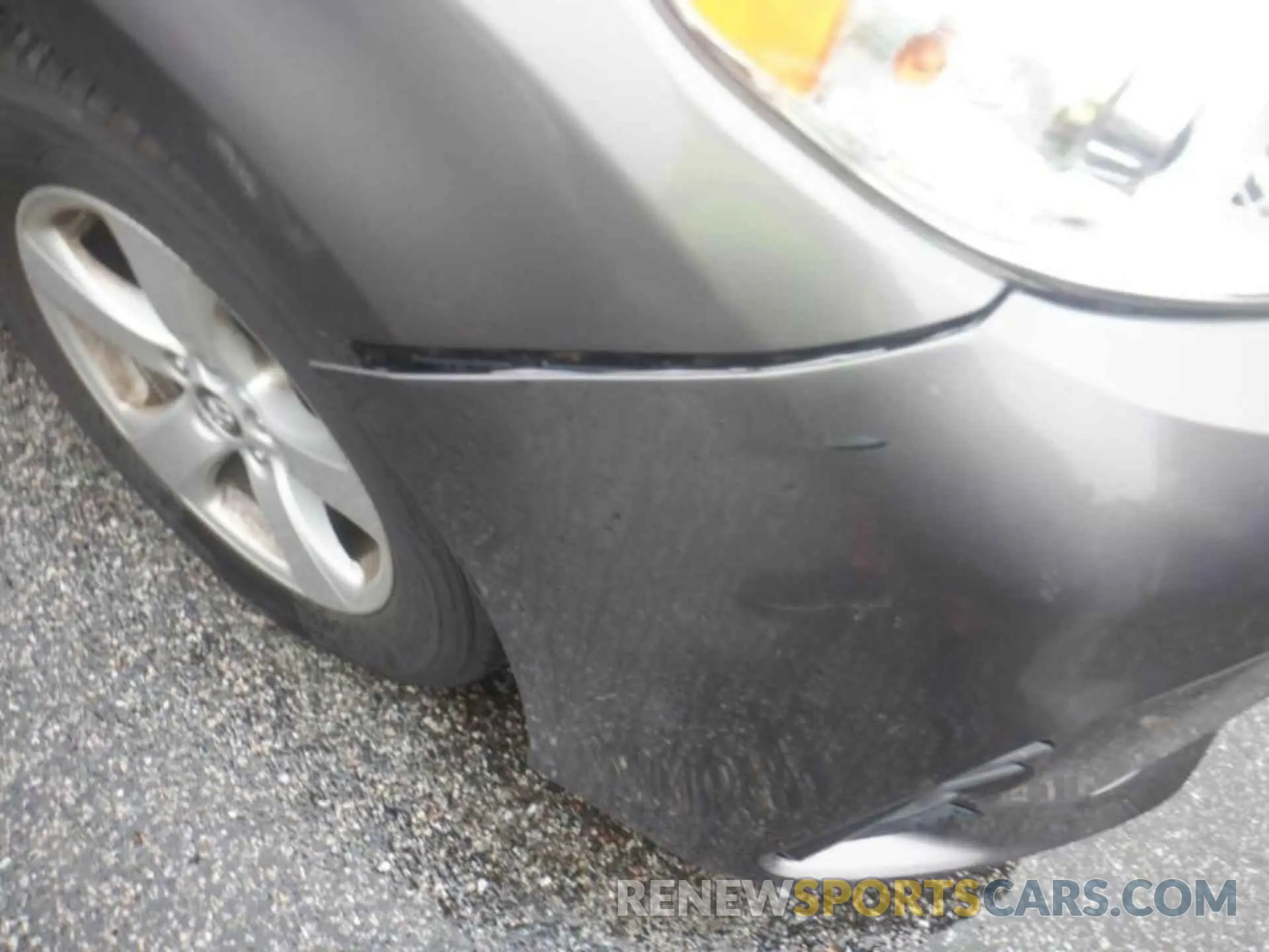17 Photograph of a damaged car 5TDZZ3DC2KS008944 TOYOTA SIENNA 2019