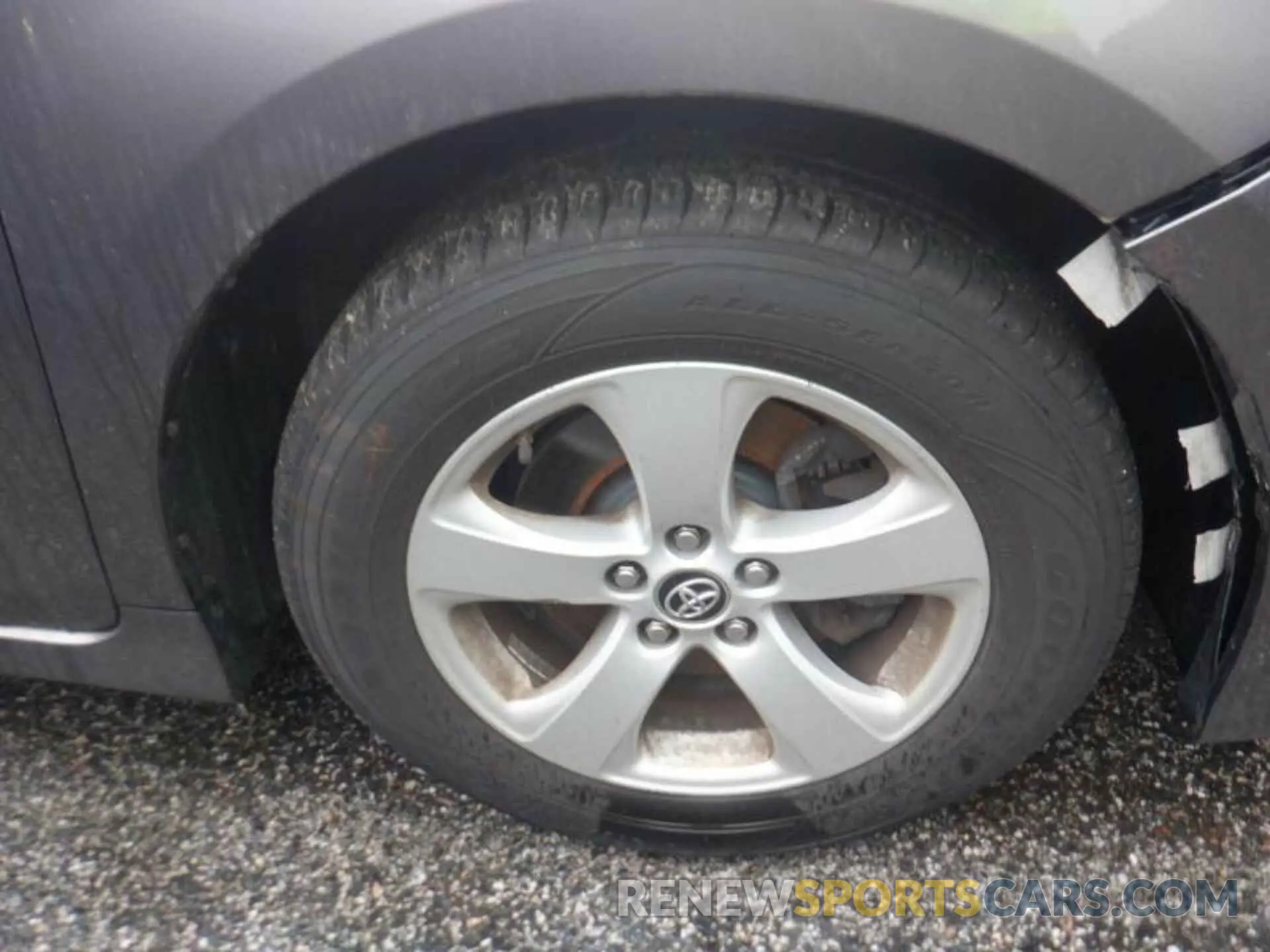 8 Photograph of a damaged car 5TDZZ3DC2KS008944 TOYOTA SIENNA 2019