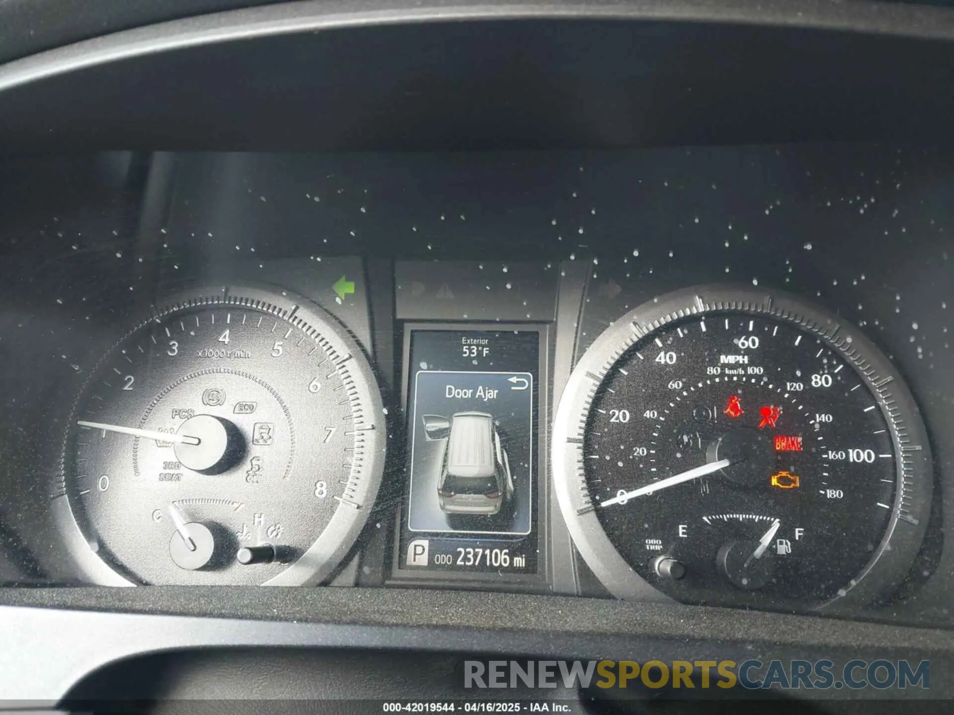 7 Photograph of a damaged car 5TDZZ3DC3KS988944 TOYOTA SIENNA 2019