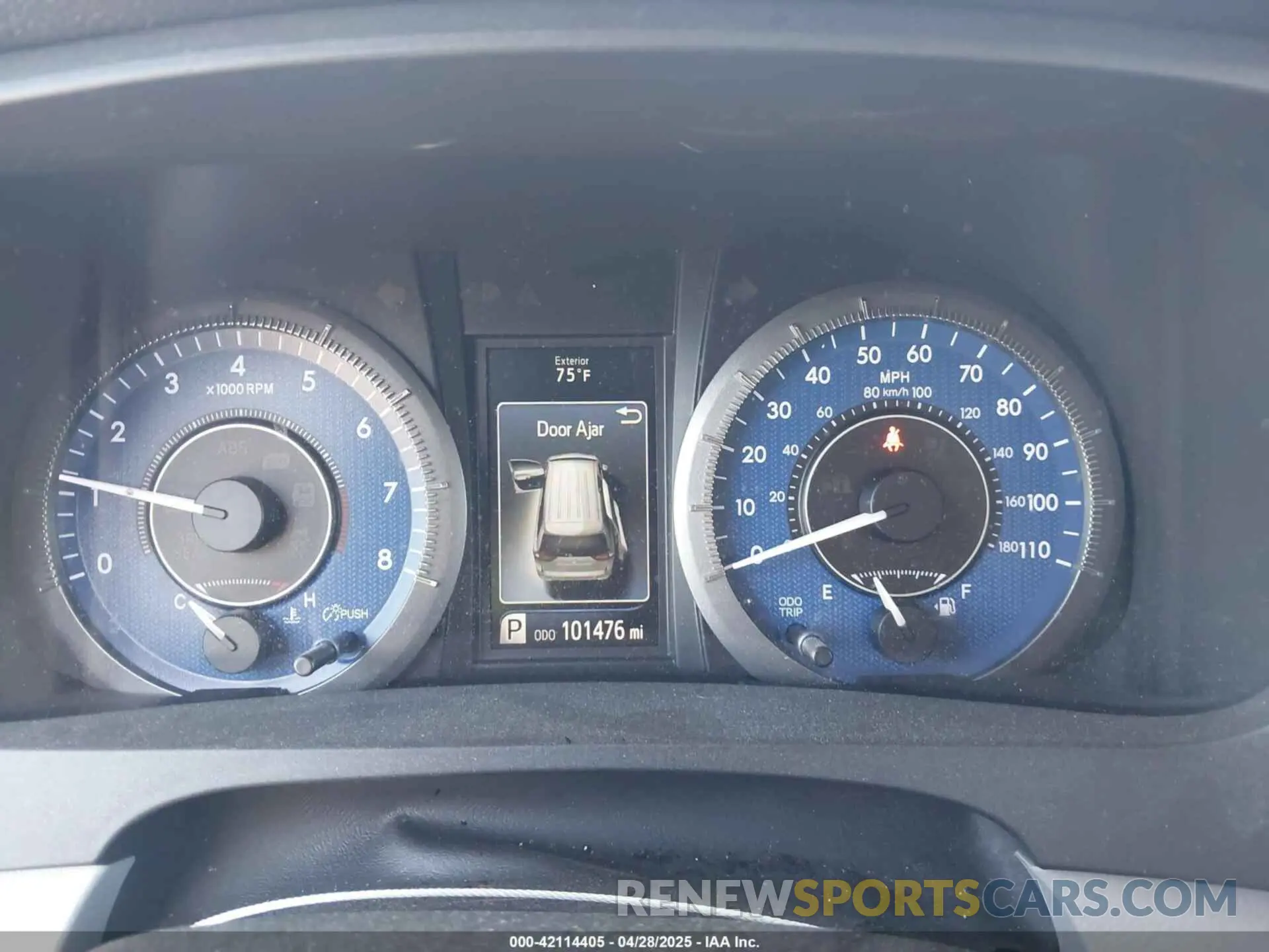 7 Photograph of a damaged car 5TDZZ3DC4KS015569 TOYOTA SIENNA 2019