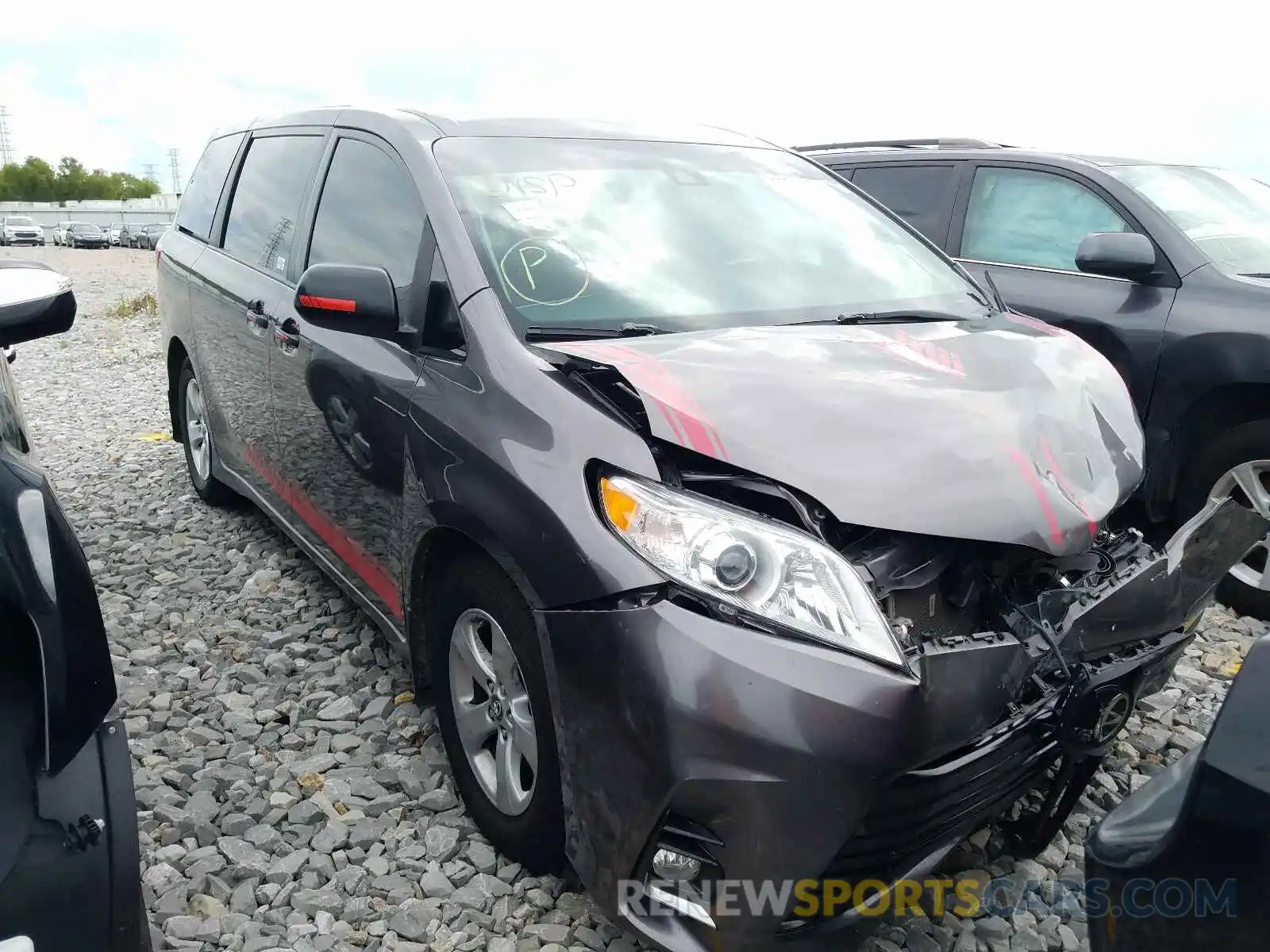 1 Photograph of a damaged car 5TDZZ3DC4KS986622 TOYOTA SIENNA 2019