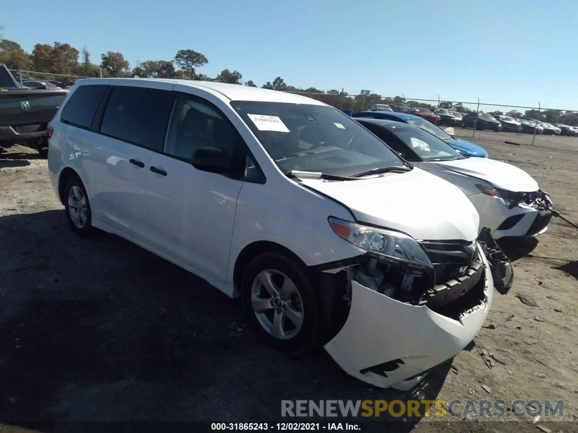 1 Photograph of a damaged car 5TDZZ3DC4KS991657 TOYOTA SIENNA 2019