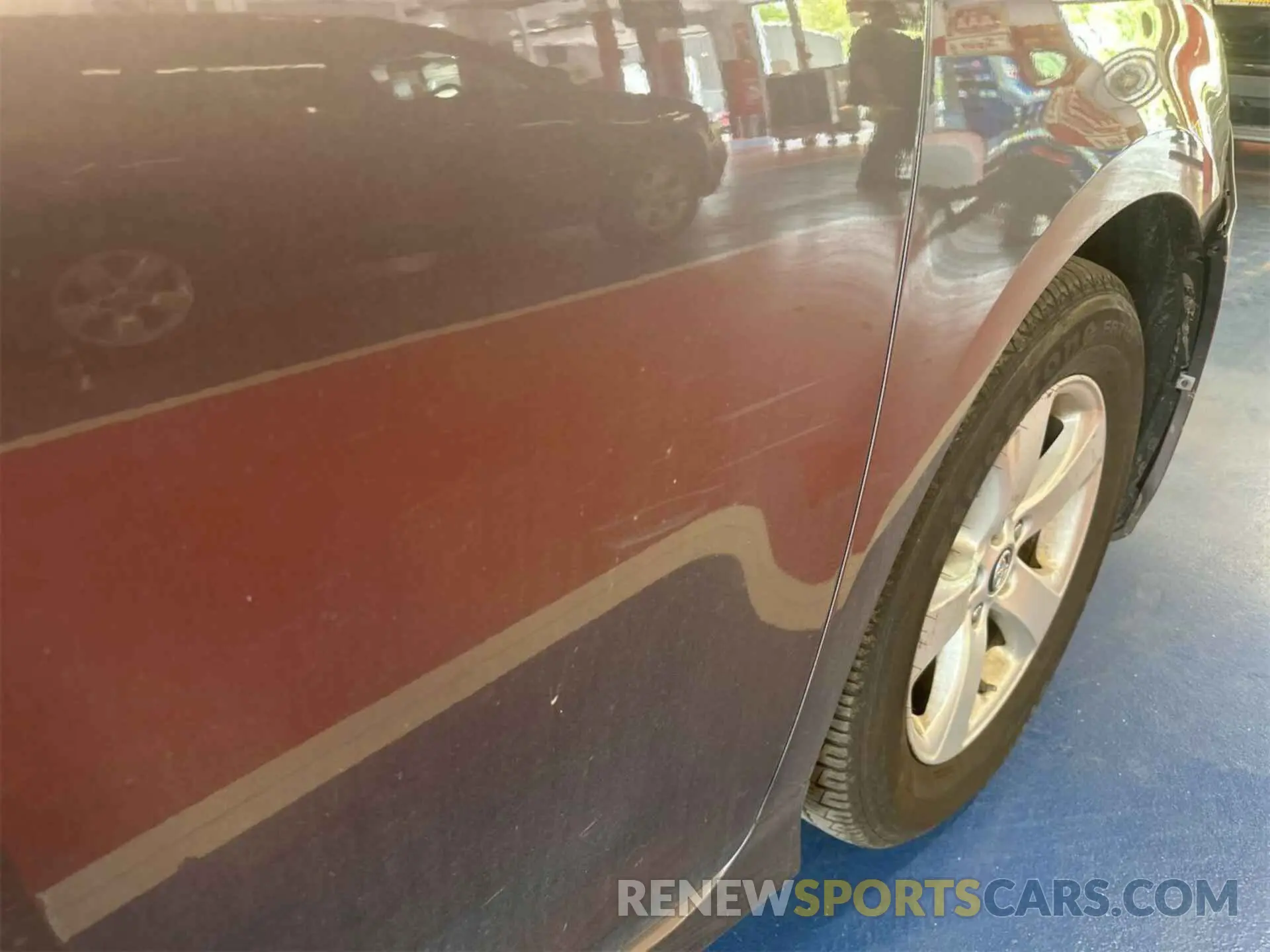 13 Photograph of a damaged car 5TDZZ3DC5KS001485 TOYOTA SIENNA 2019