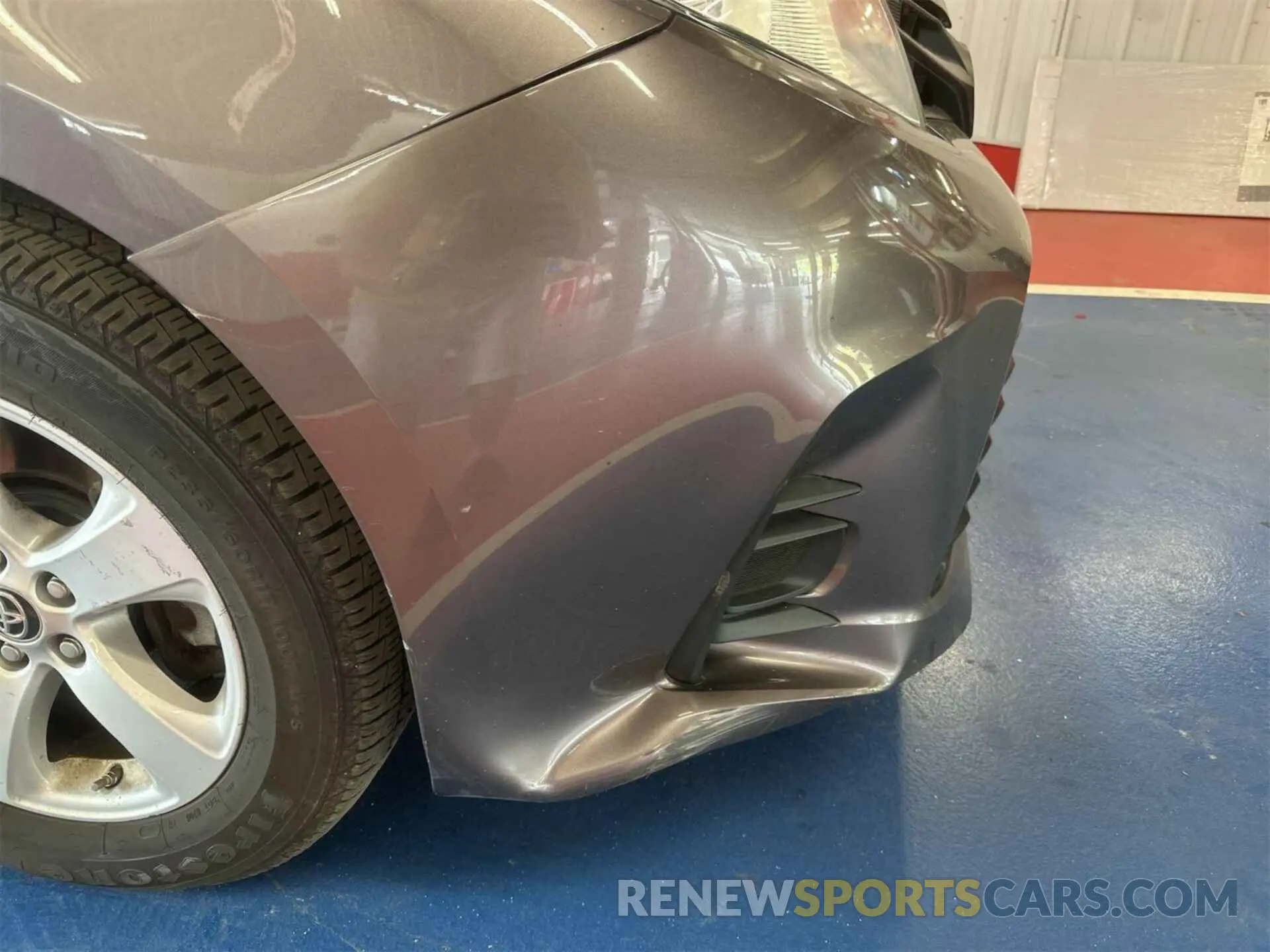 14 Photograph of a damaged car 5TDZZ3DC5KS001485 TOYOTA SIENNA 2019
