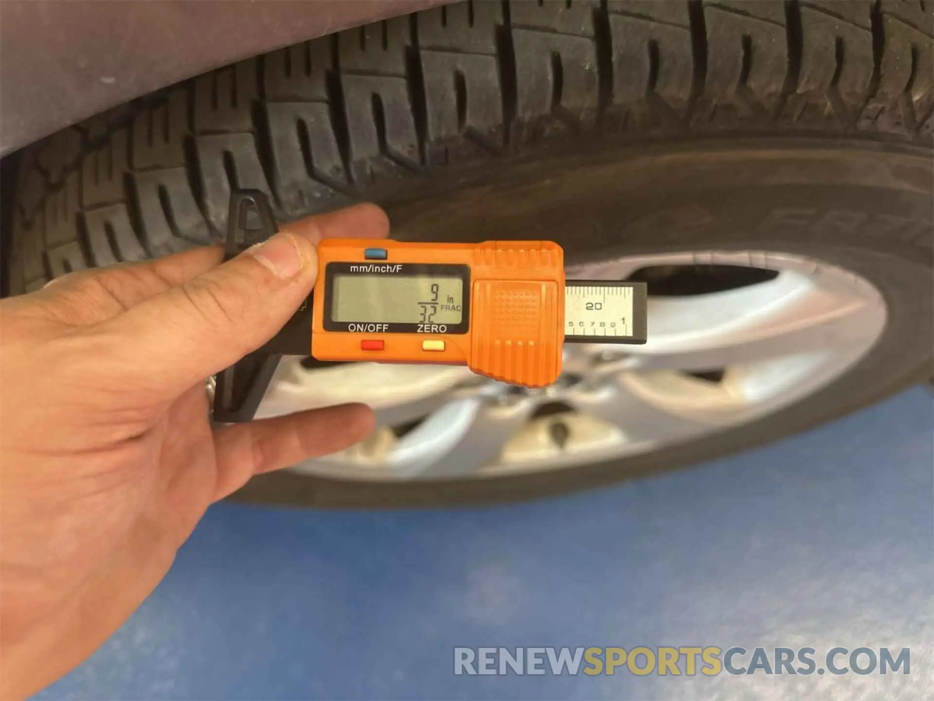 23 Photograph of a damaged car 5TDZZ3DC5KS001485 TOYOTA SIENNA 2019