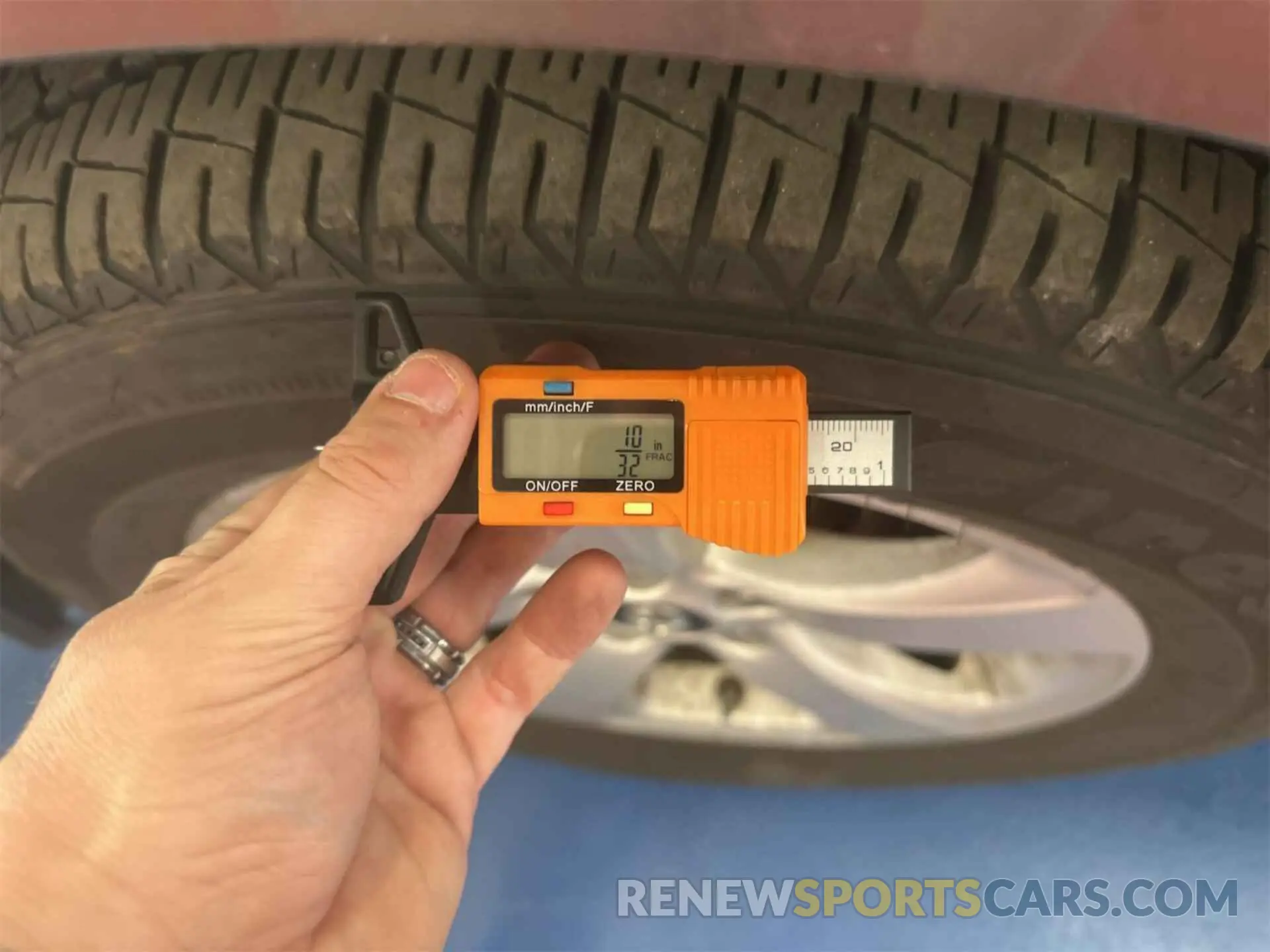 30 Photograph of a damaged car 5TDZZ3DC5KS001485 TOYOTA SIENNA 2019