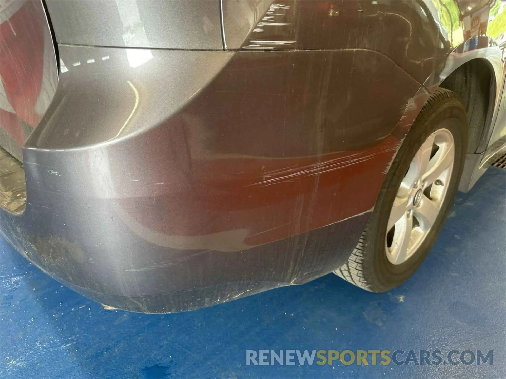 6 Photograph of a damaged car 5TDZZ3DC5KS001485 TOYOTA SIENNA 2019