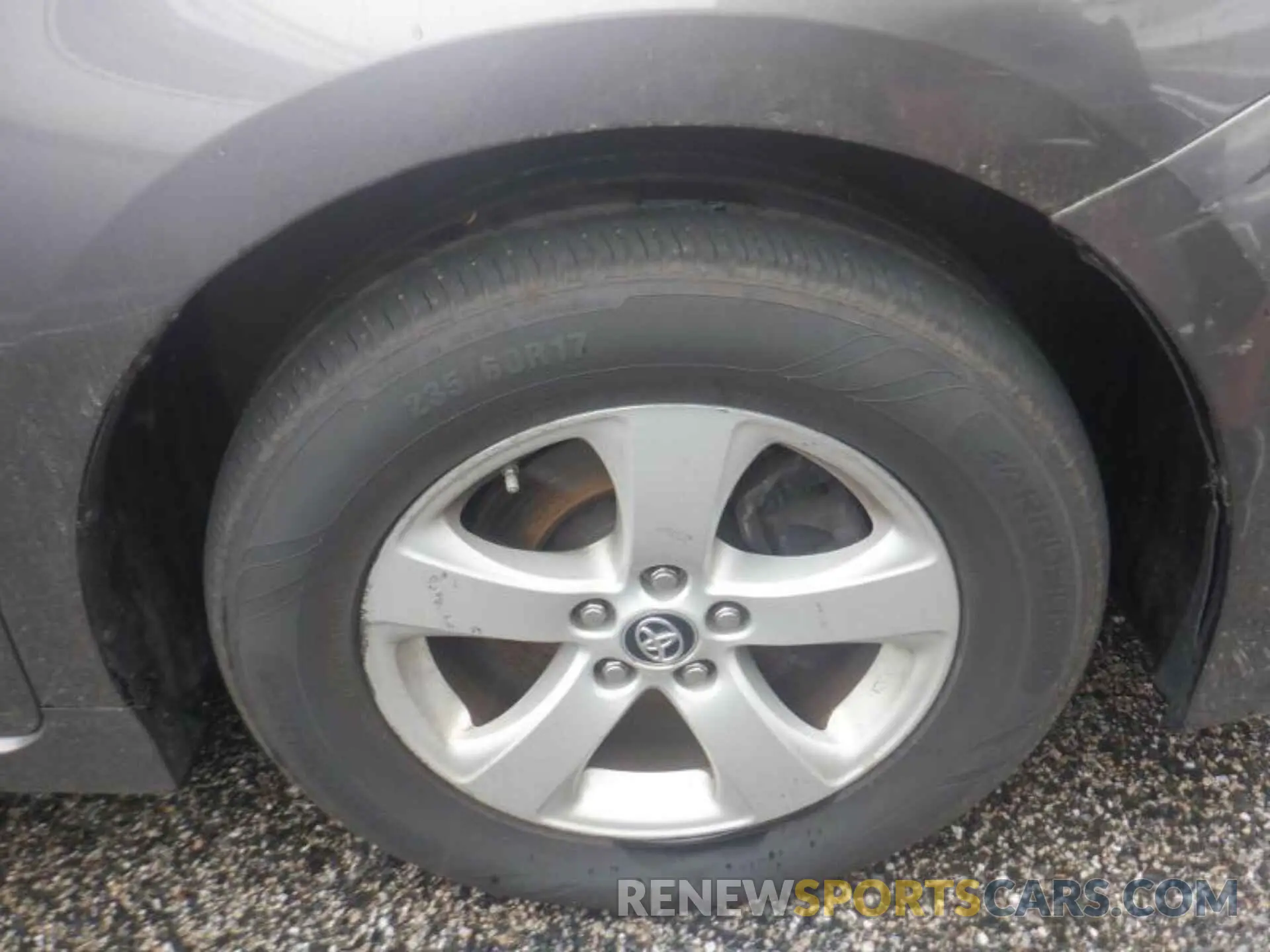 5 Photograph of a damaged car 5TDZZ3DC8KS995386 TOYOTA SIENNA 2019