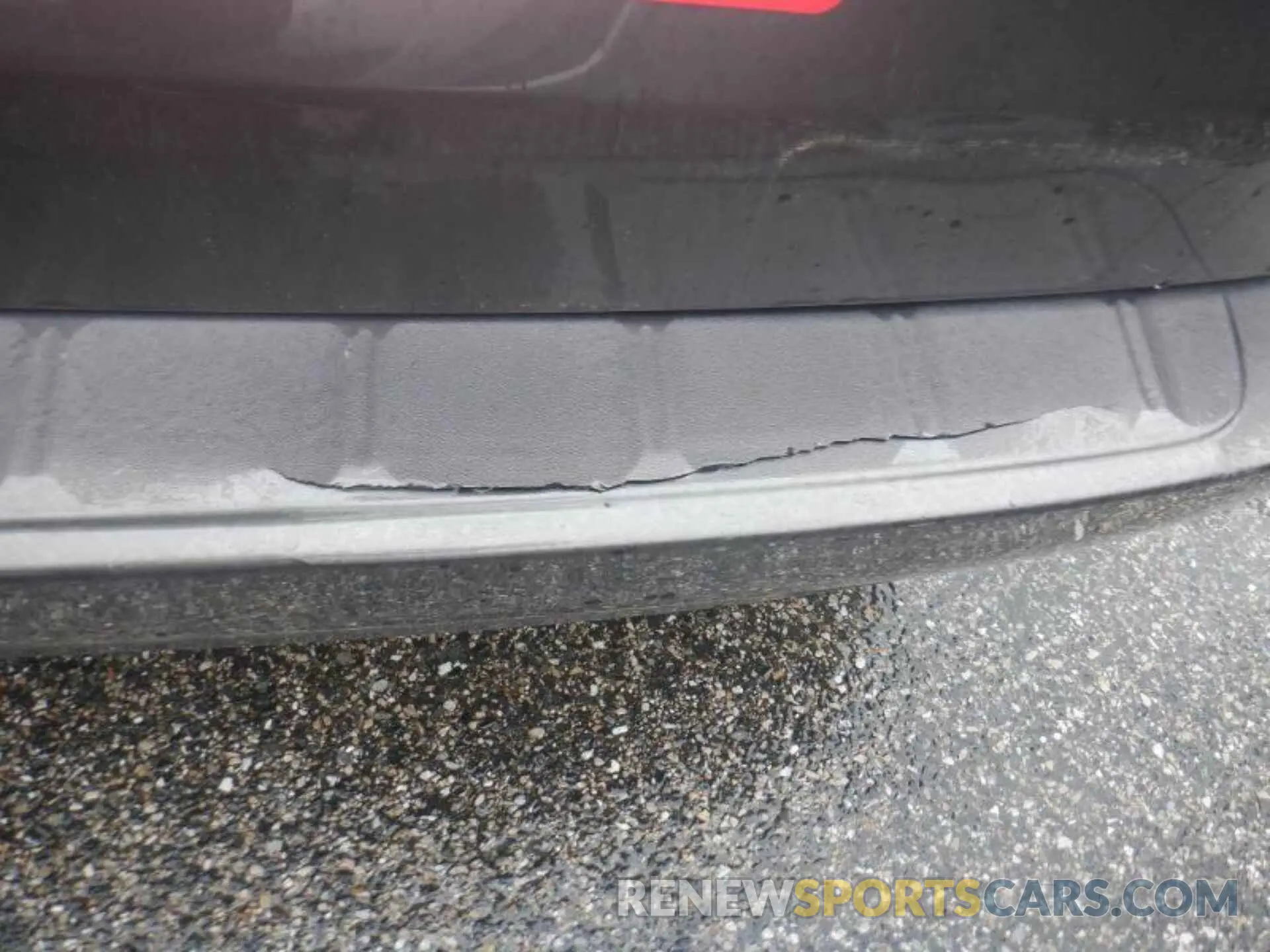7 Photograph of a damaged car 5TDZZ3DC8KS995386 TOYOTA SIENNA 2019