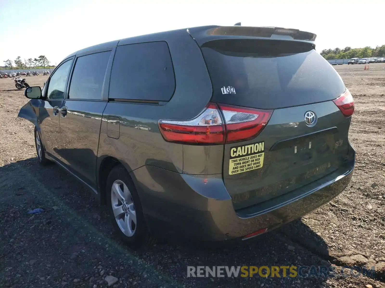 3 Photograph of a damaged car 5TDZZ3DCXKS007170 TOYOTA SIENNA 2019