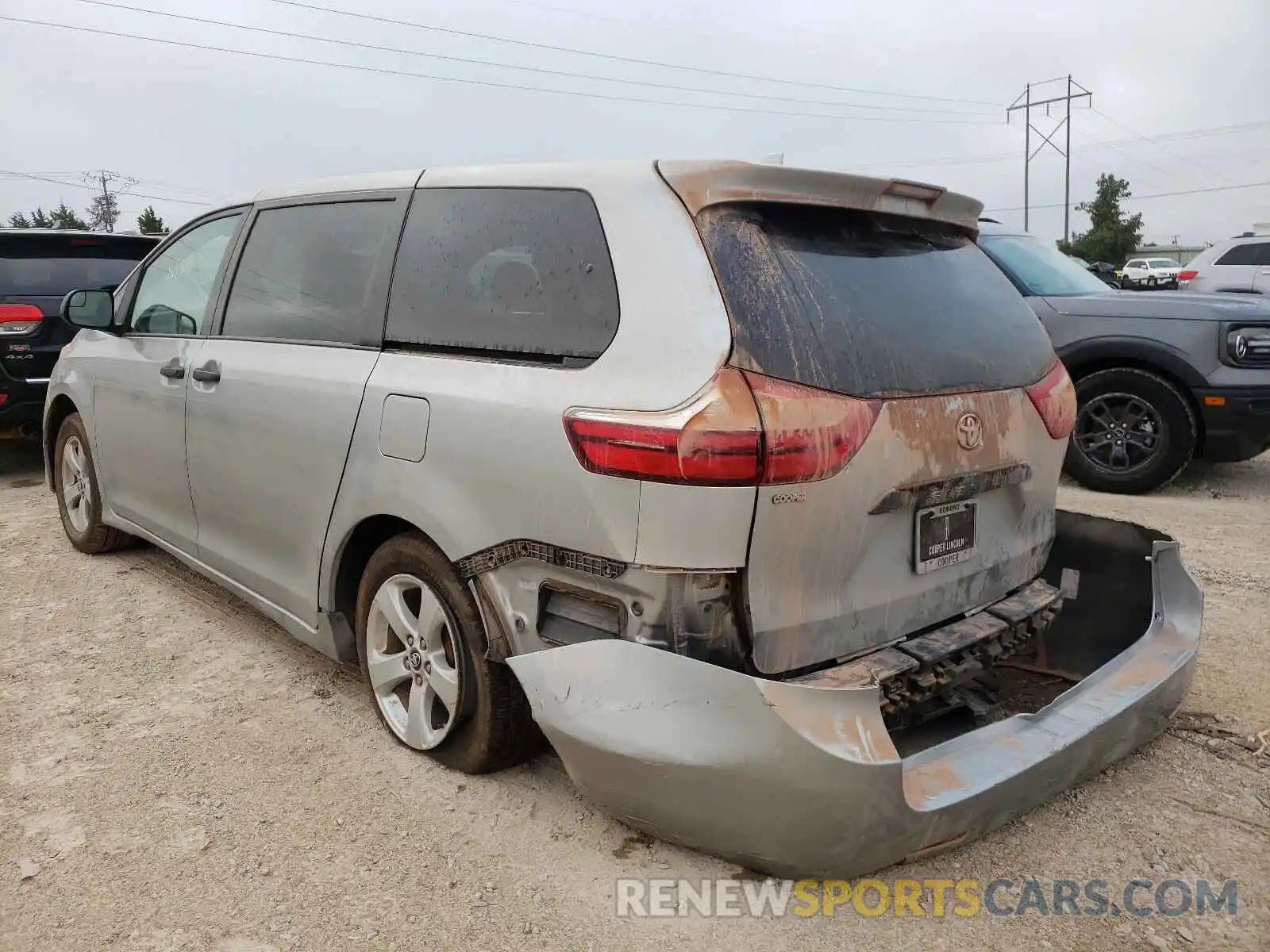 3 Photograph of a damaged car 5TDZZ3DCXKS970683 TOYOTA SIENNA 2019