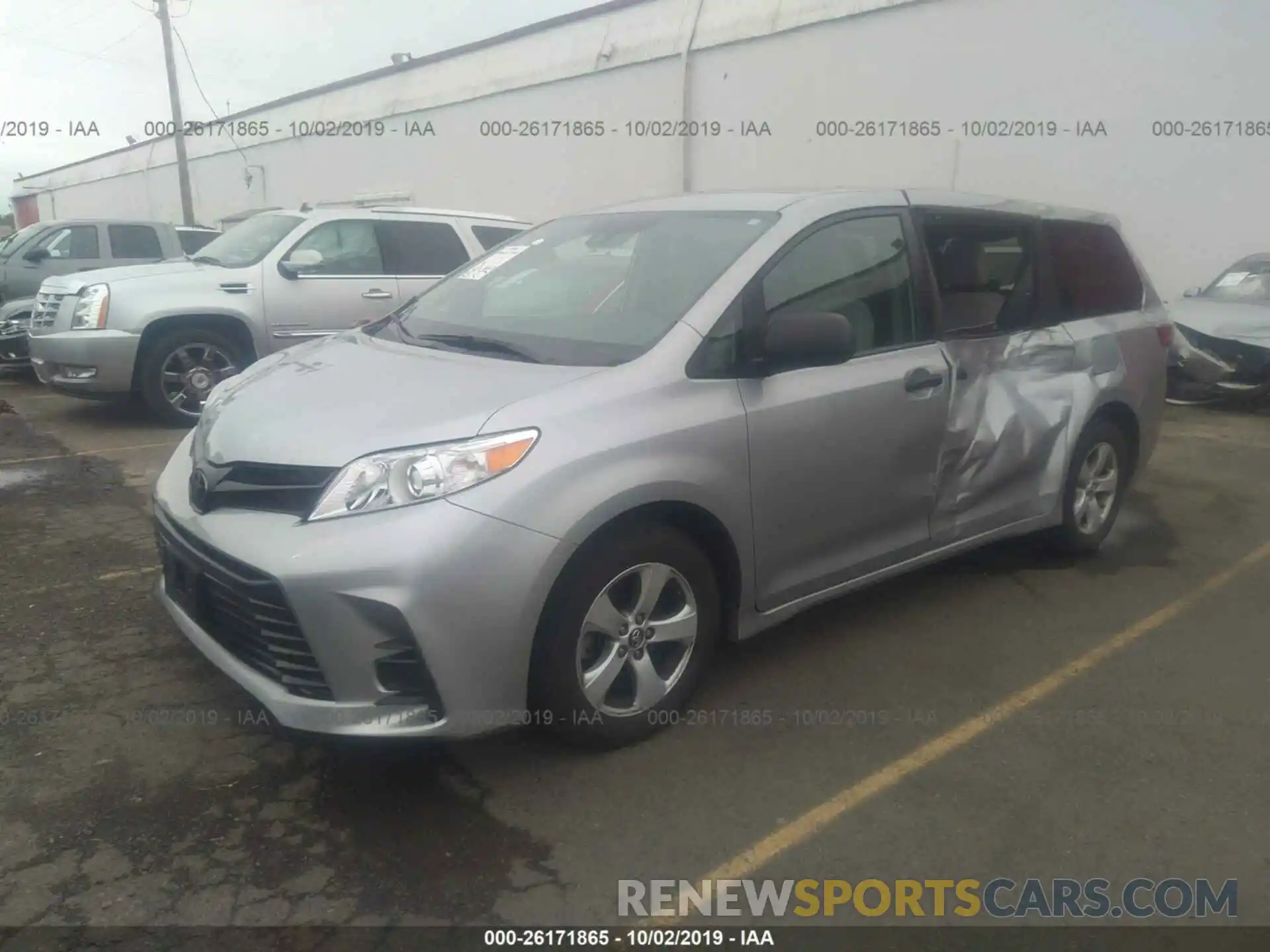 2 Photograph of a damaged car 5TDZZ3DCXKS978282 TOYOTA SIENNA 2019