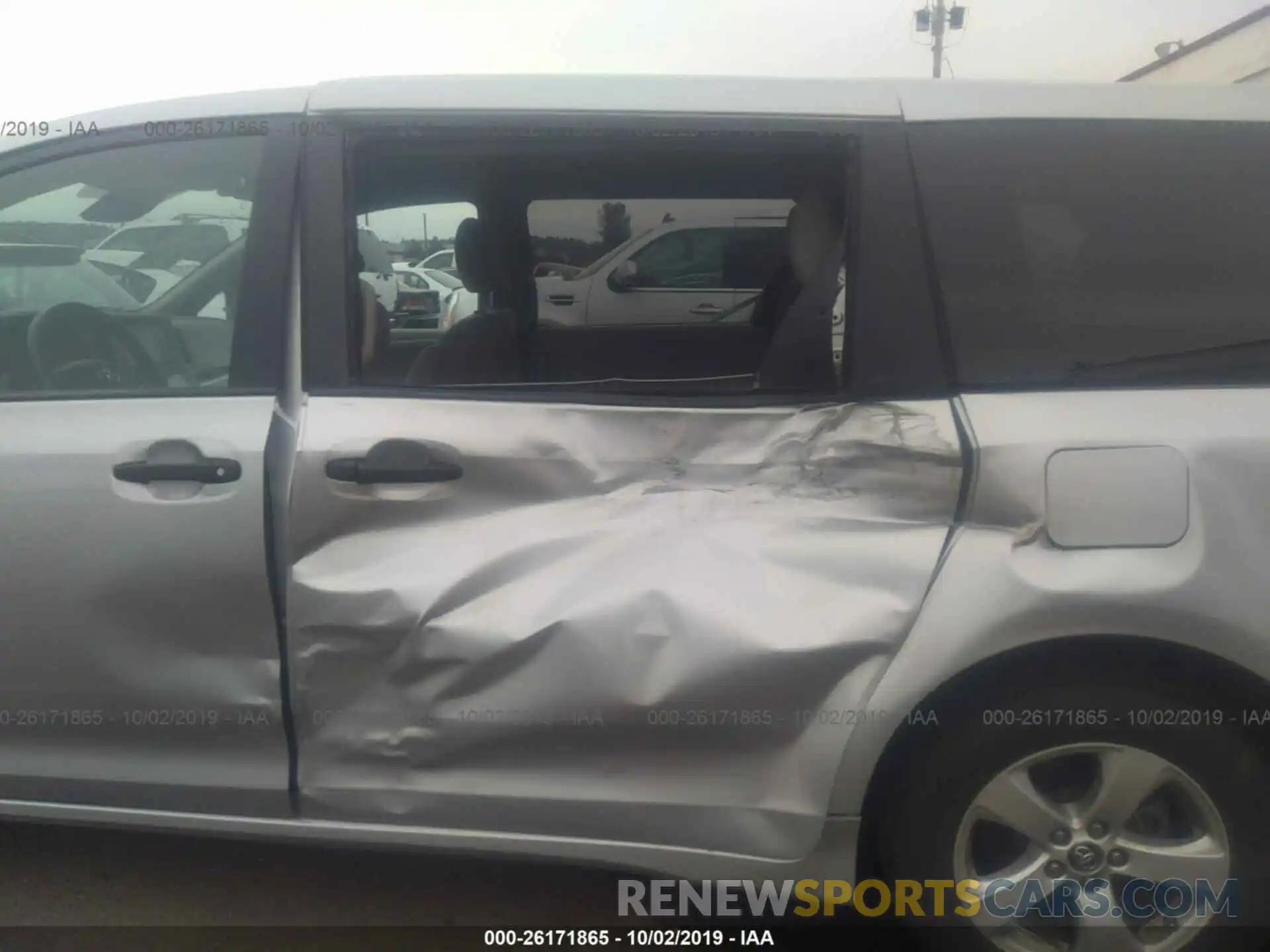 6 Photograph of a damaged car 5TDZZ3DCXKS978282 TOYOTA SIENNA 2019