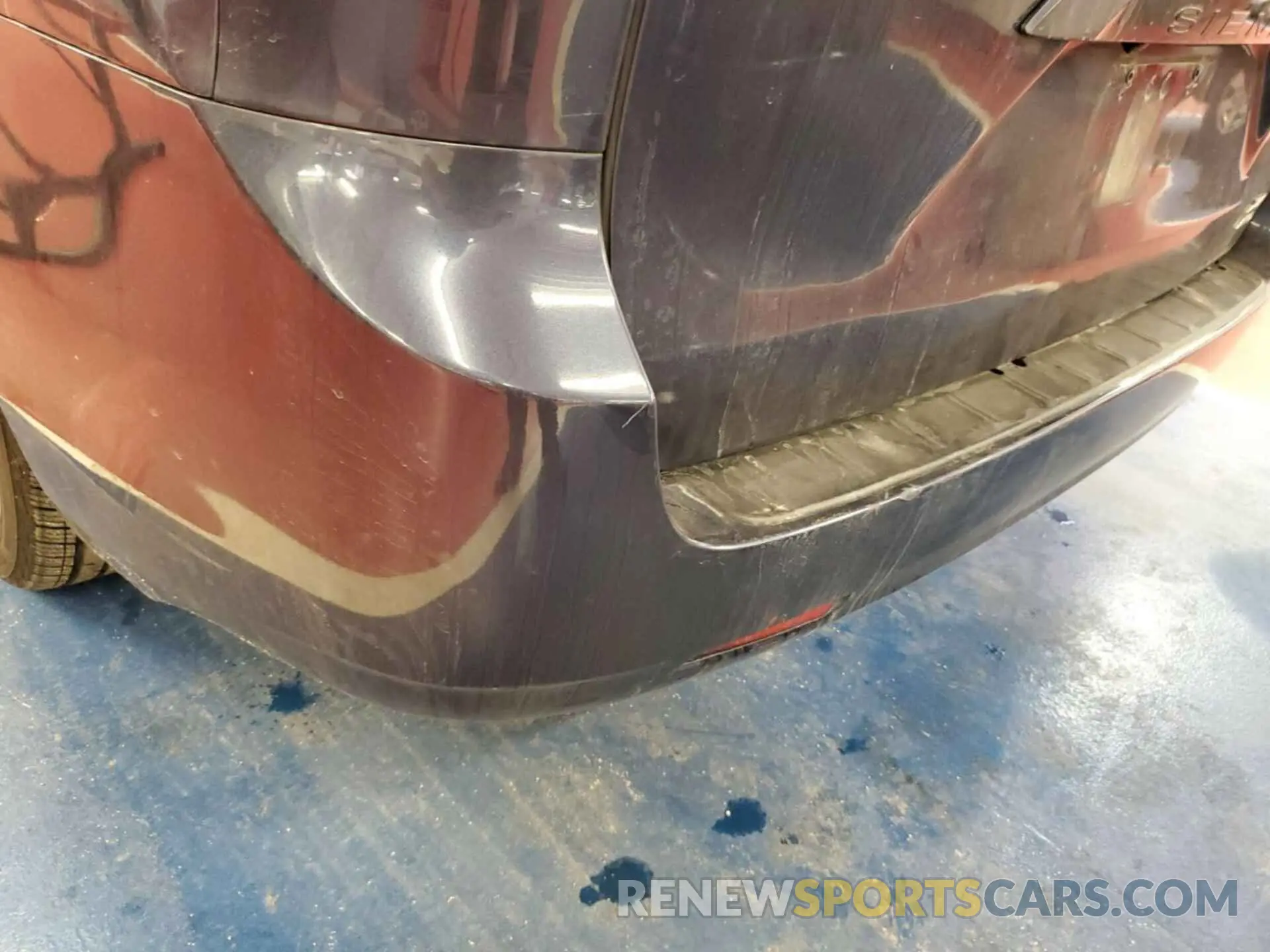 13 Photograph of a damaged car 5TDDZ3DC1LS230256 TOYOTA SIENNA 2020