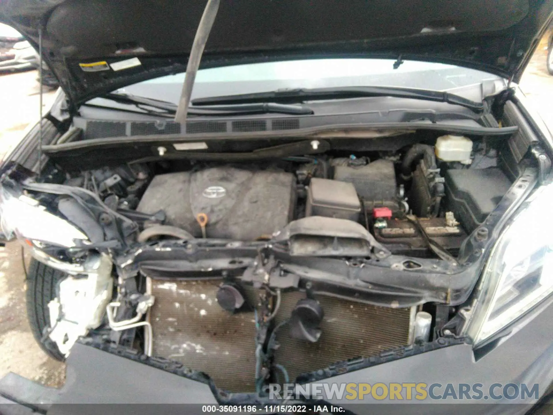 10 Photograph of a damaged car 5TDDZ3DC1LS233819 TOYOTA SIENNA 2020