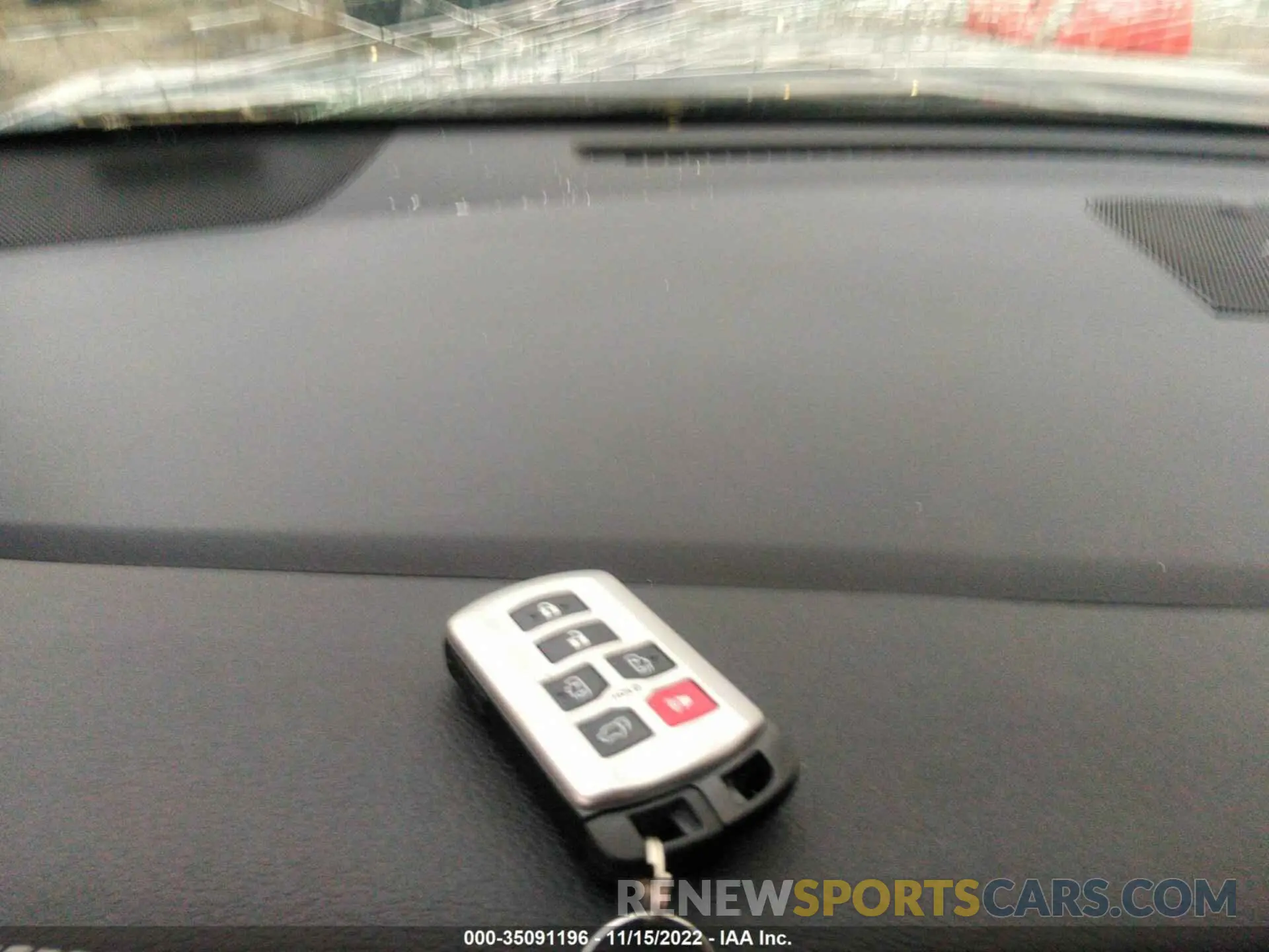 11 Photograph of a damaged car 5TDDZ3DC1LS233819 TOYOTA SIENNA 2020