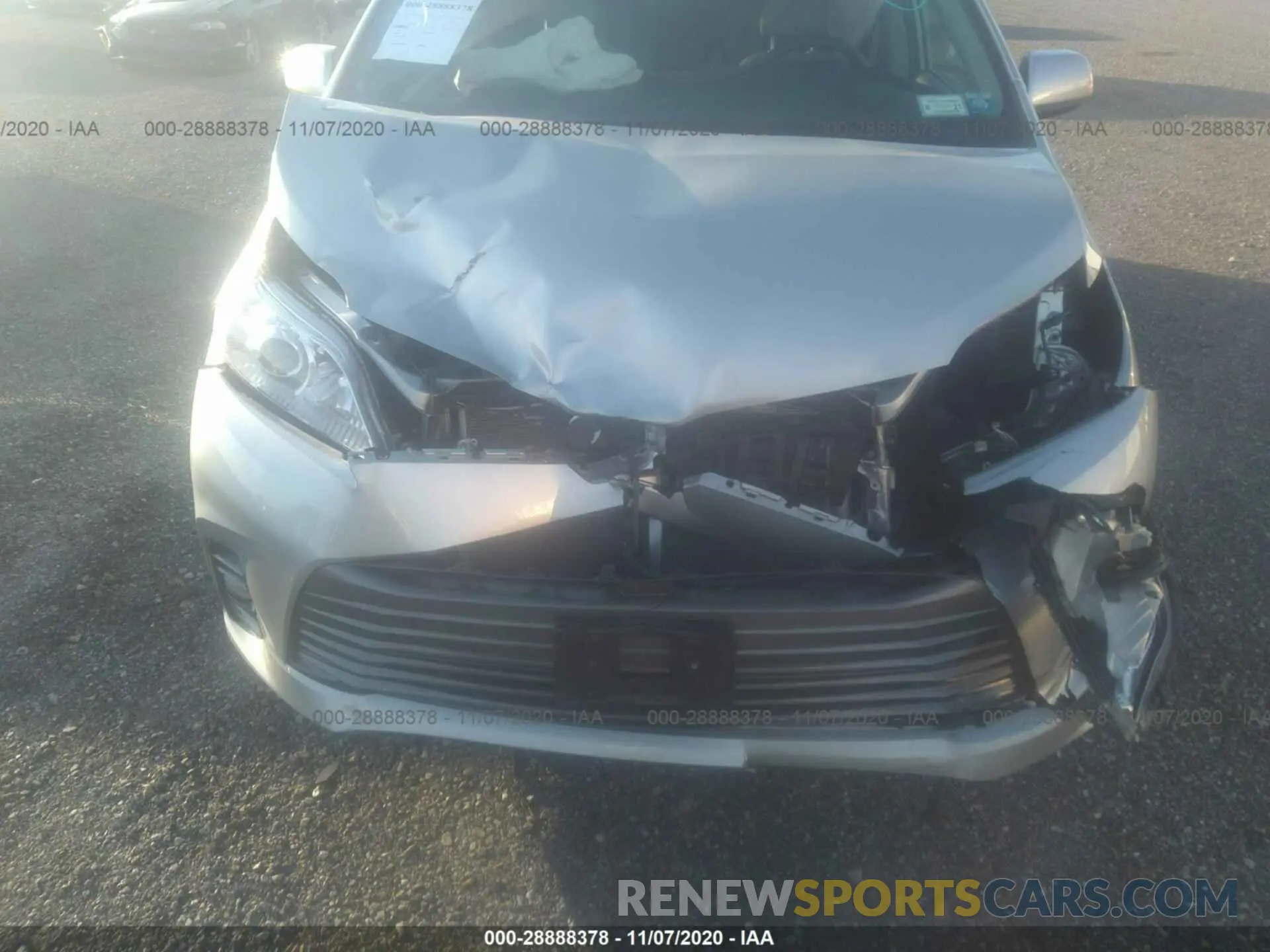 6 Photograph of a damaged car 5TDDZ3DC2LS230279 TOYOTA SIENNA 2020