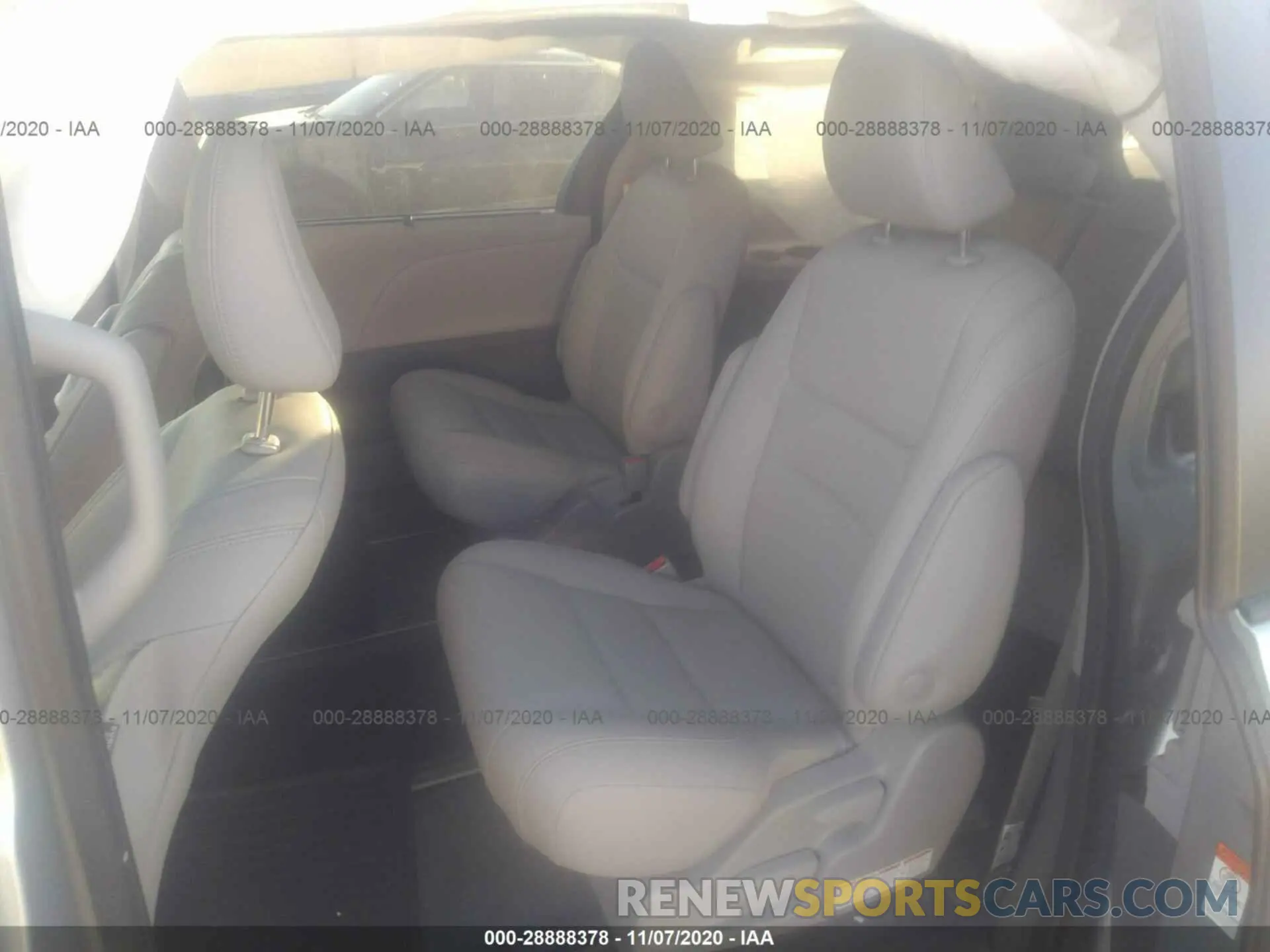 8 Photograph of a damaged car 5TDDZ3DC2LS230279 TOYOTA SIENNA 2020