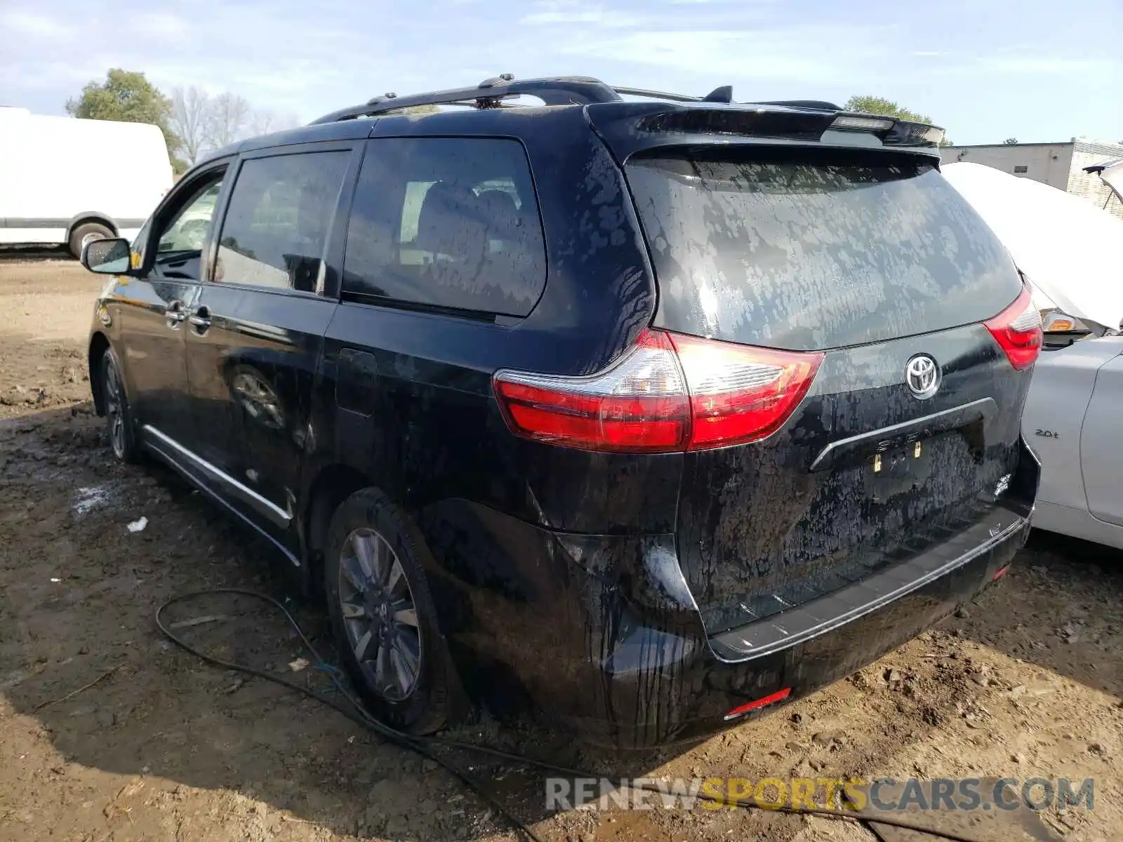 3 Photograph of a damaged car 5TDDZ3DC2LS239077 TOYOTA SIENNA 2020