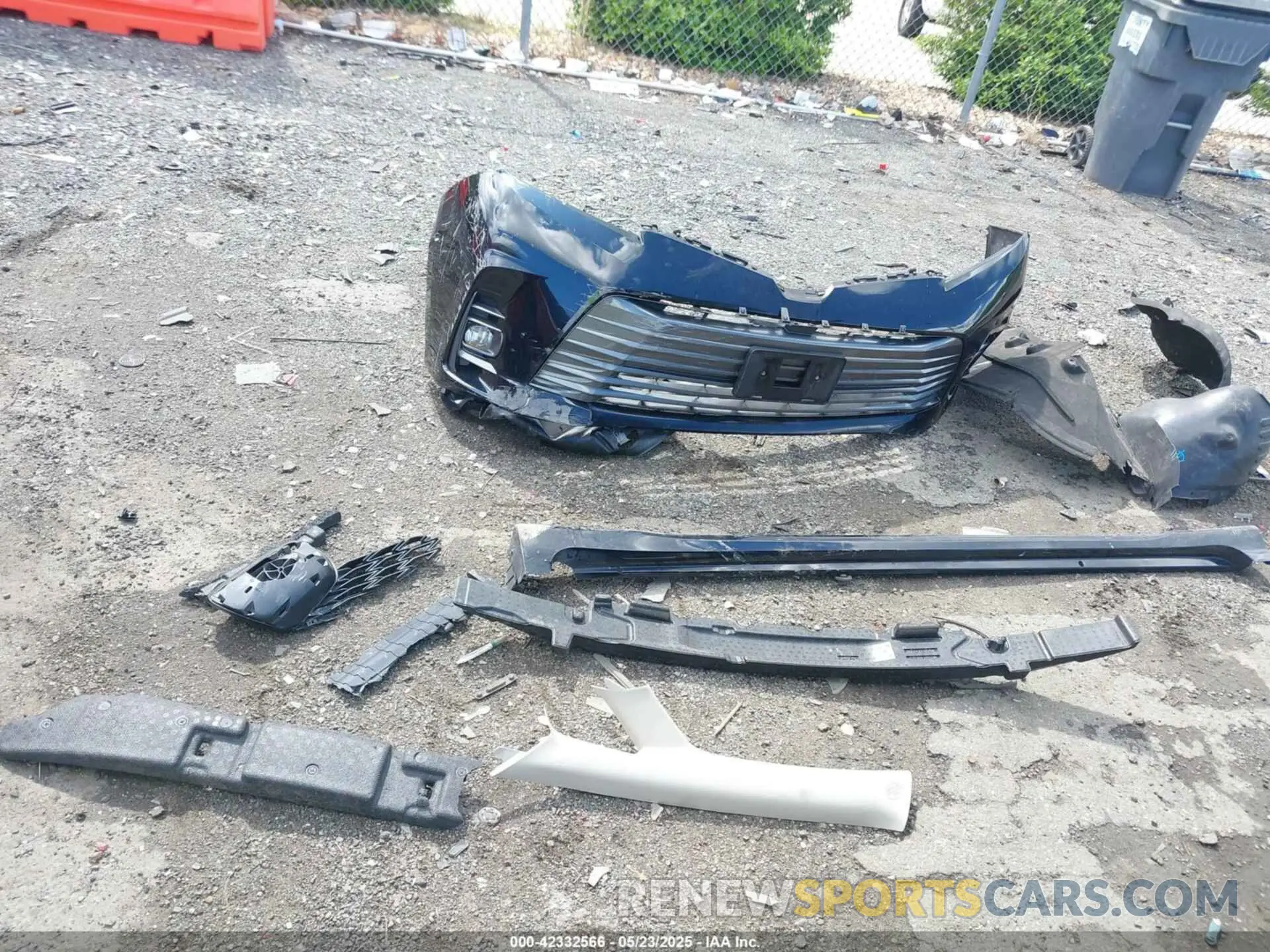 11 Photograph of a damaged car 5TDDZ3DC4LS232650 TOYOTA SIENNA 2020